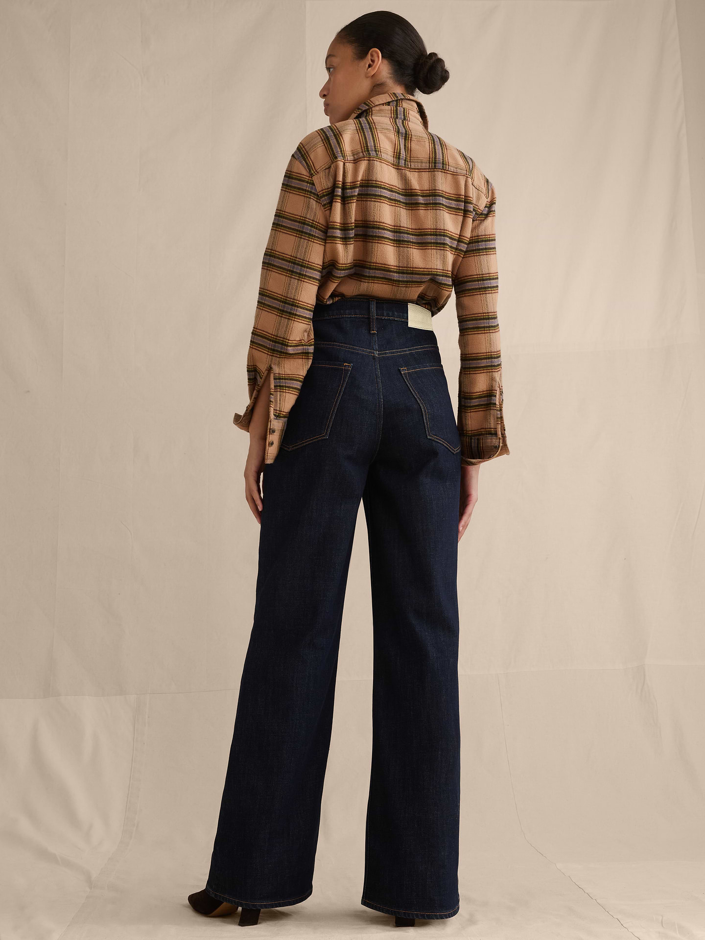 L'image numéro 3 présente Jean évasé à taille très haute