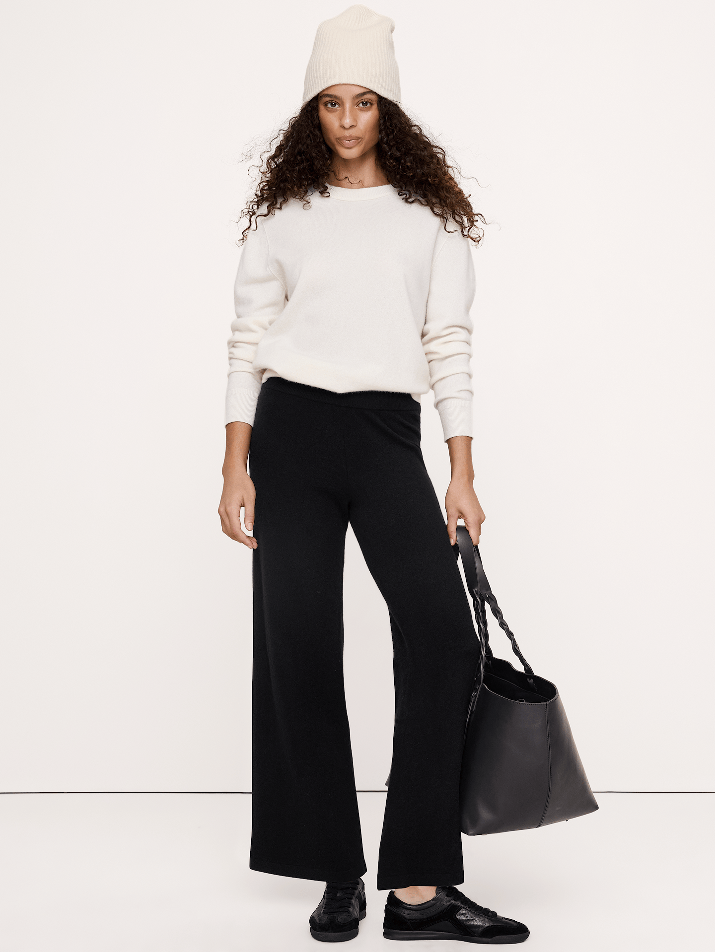 L'image numéro 1 présente Pantalon droit à taille mi-basse extensible en cachemire