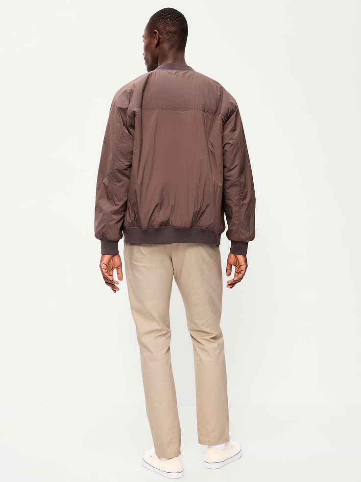 L'image numéro 3 présente Pantalon chino étroit Tech inégalé 4.0
