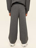 L'image numéro 2 présente Pantalon de jogging coupe très généreuse en molleton raffiné pour garçon