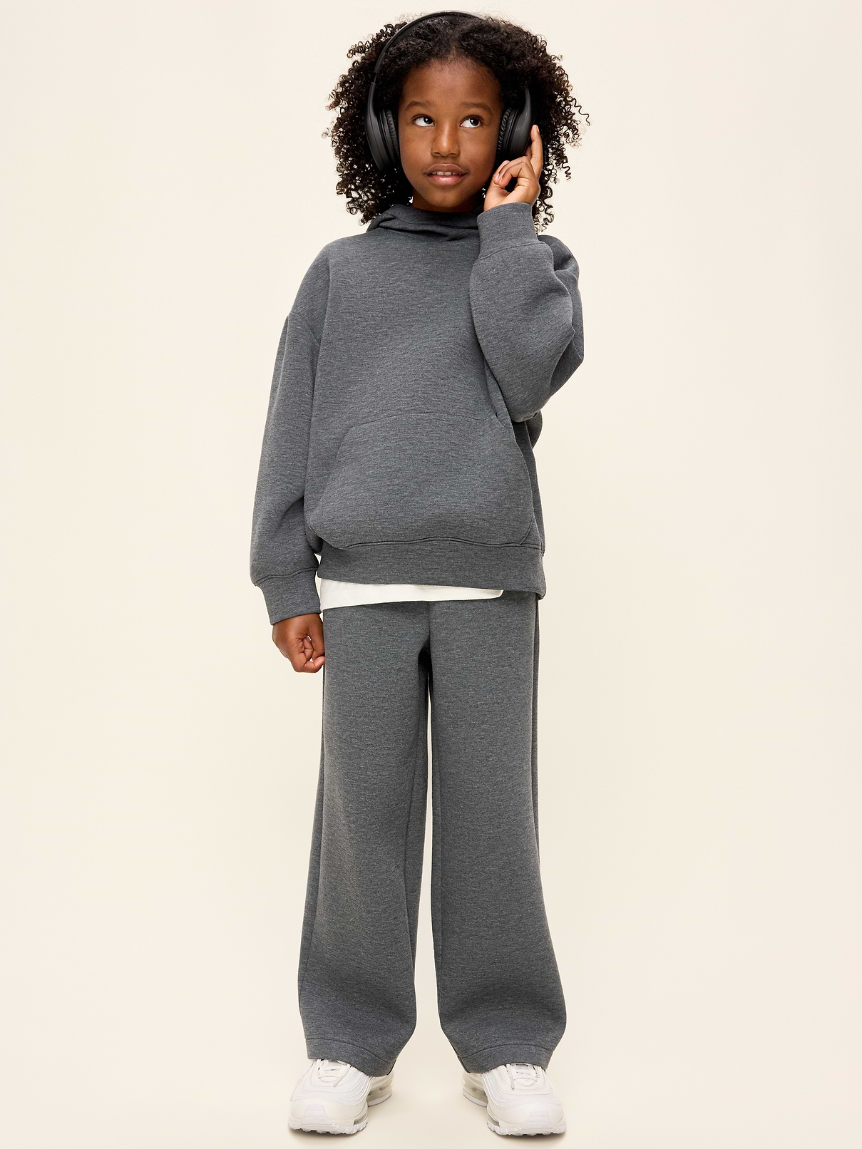 L'image numéro 3 présente Pantalon de jogging coupe très généreuse en molleton raffiné pour garçon