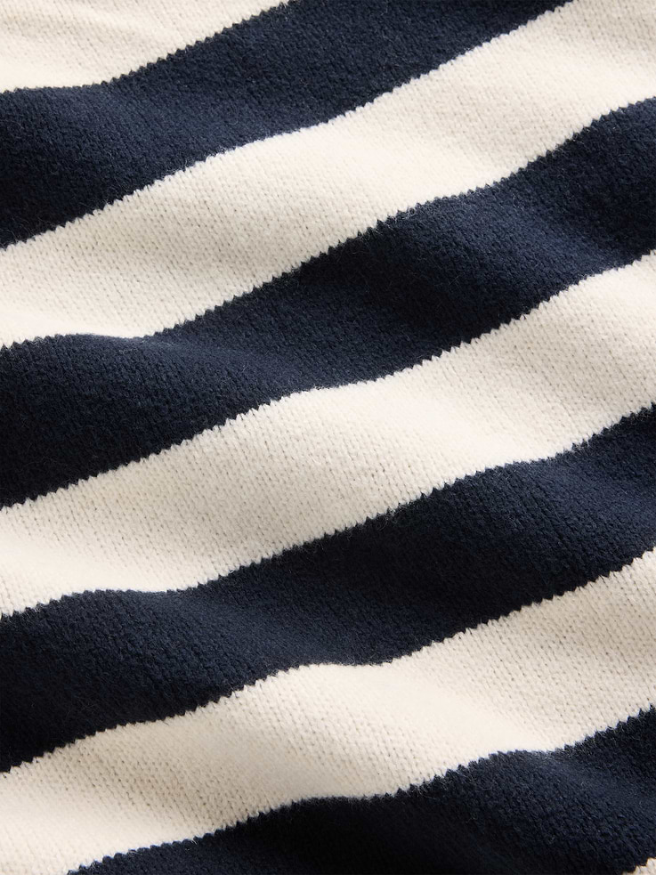 Image 3 of 5, Gap × A.P.C. Logo Stripe Blanket, Cardmember Early Access