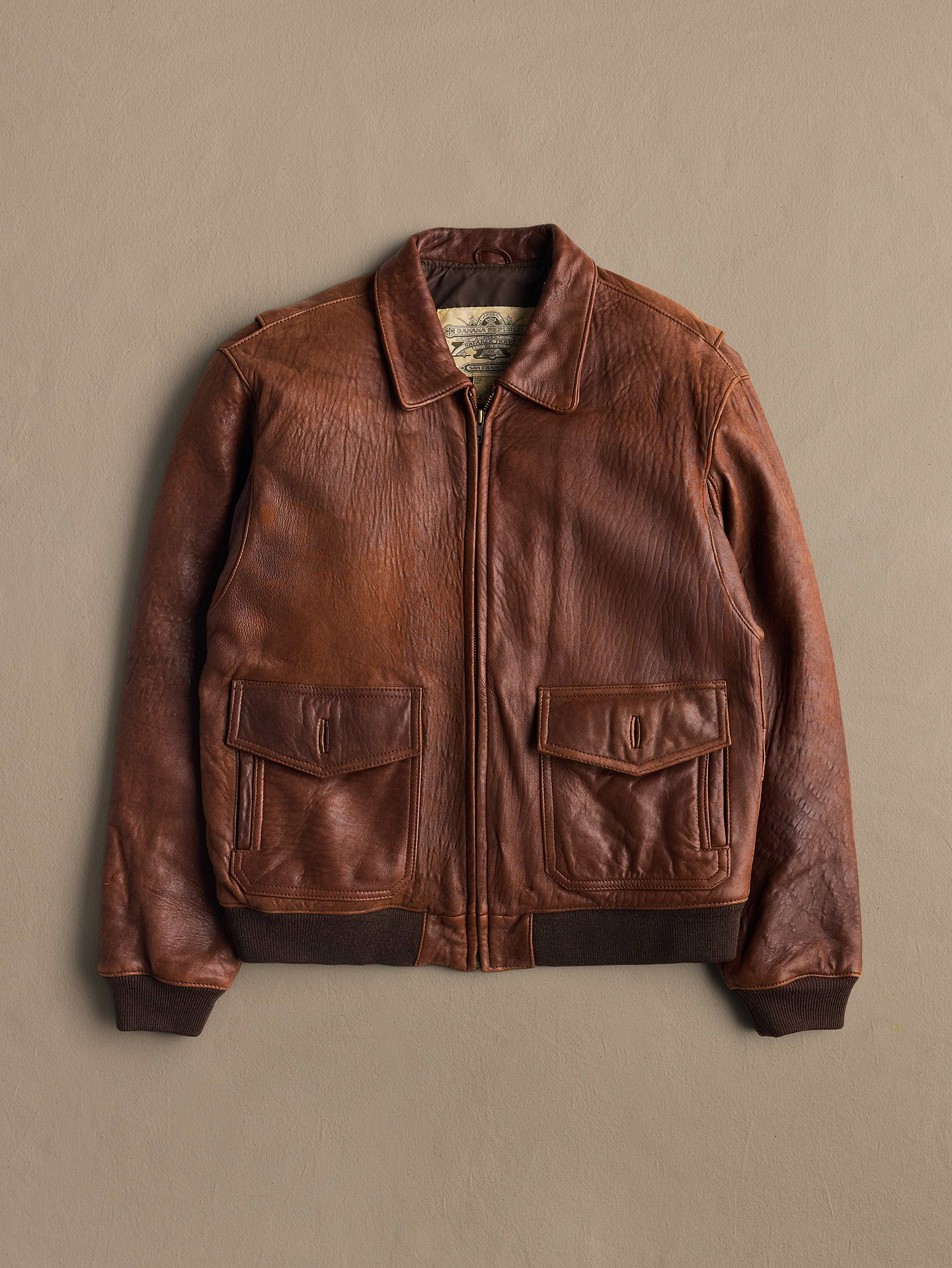 Image 1 of 2, Archive: Discover authentic, hand-sourced vintage from the ’80s, ’90s and '00s. Available in limited drops., Tag size: Men's 40, *This is a vintage item with signs of wear and a natural patina from its previous lives. We recommend handling and cleaning with care to preserve its condition and extend its lifespan., Product #1202530