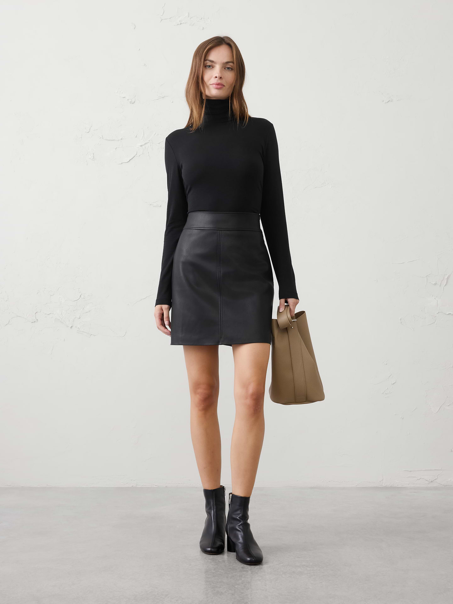 Image number 1 showing, Timeless Turtle-Neck