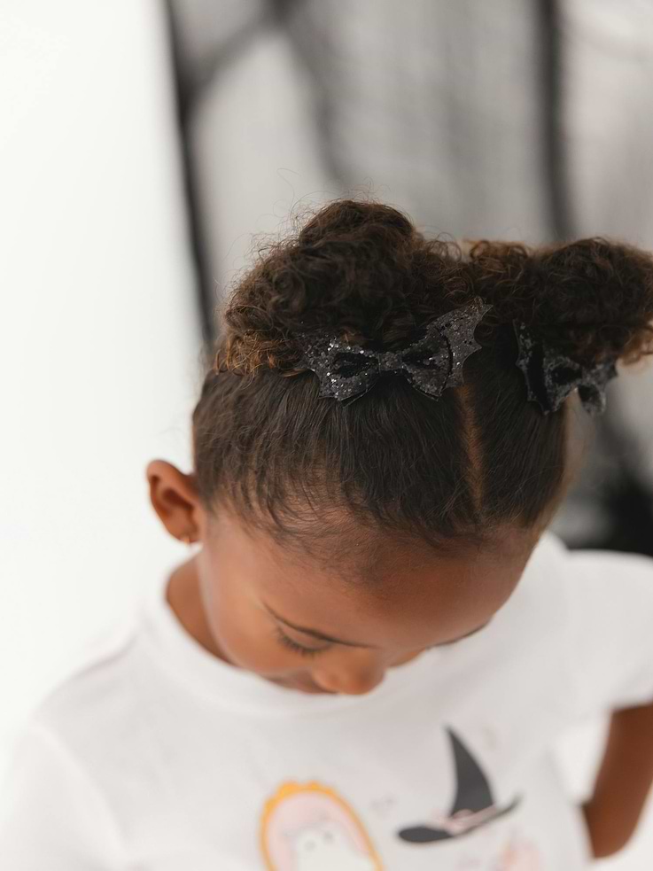 Image number 2 showing, Sweet Wink Glitter Bat Halloween Bow Clip Set