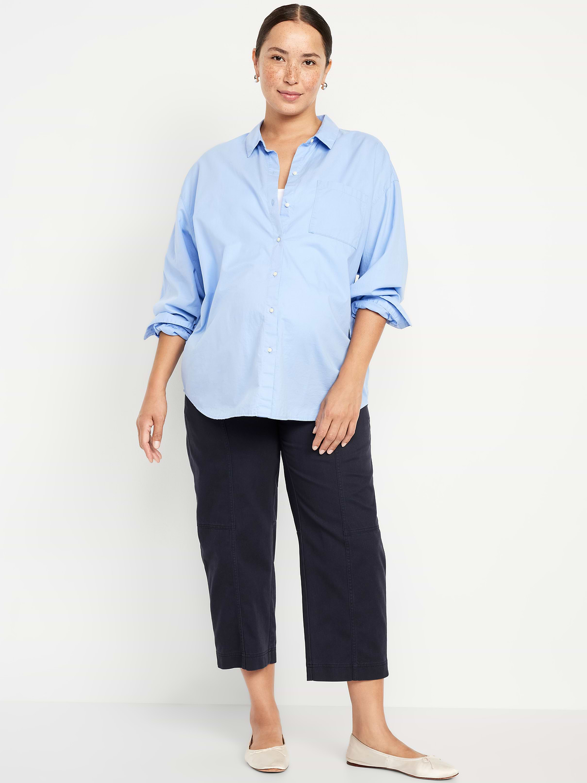 L'image numéro 1 présente Pantalon coupe baril longueur cheville  à taille rabattable de maternité