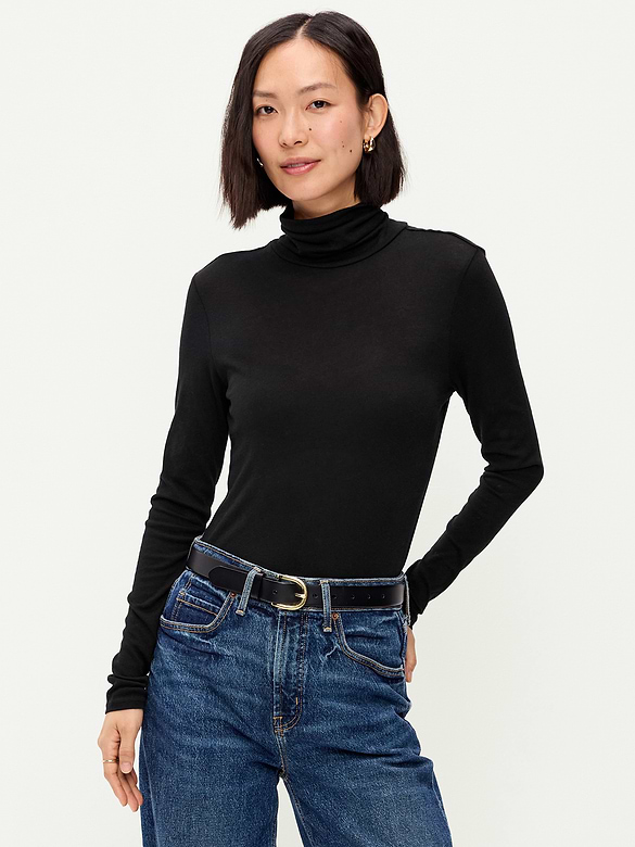 Slim-Fit Ribbed Turtleneck