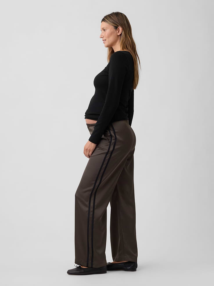 Image number 3 showing, Maternity Modern Boatneck T-Shirt