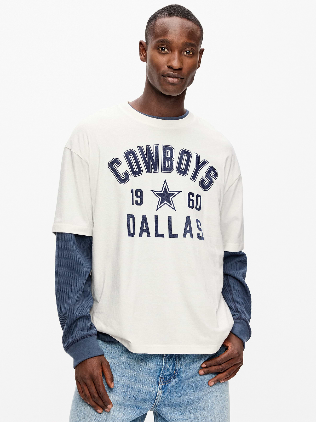 Image number 1 showing, Dallas Cowboys Oversized Graphic T-Shirt for Men
