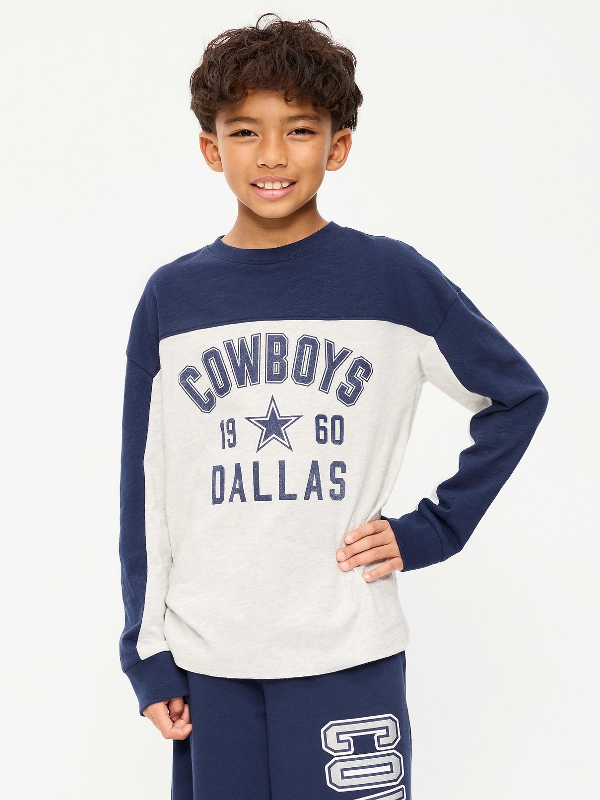 Image number 1 showing, Dallas Cowboys Long-Sleeve Oversized Graphic Football T-Shirt for Boys