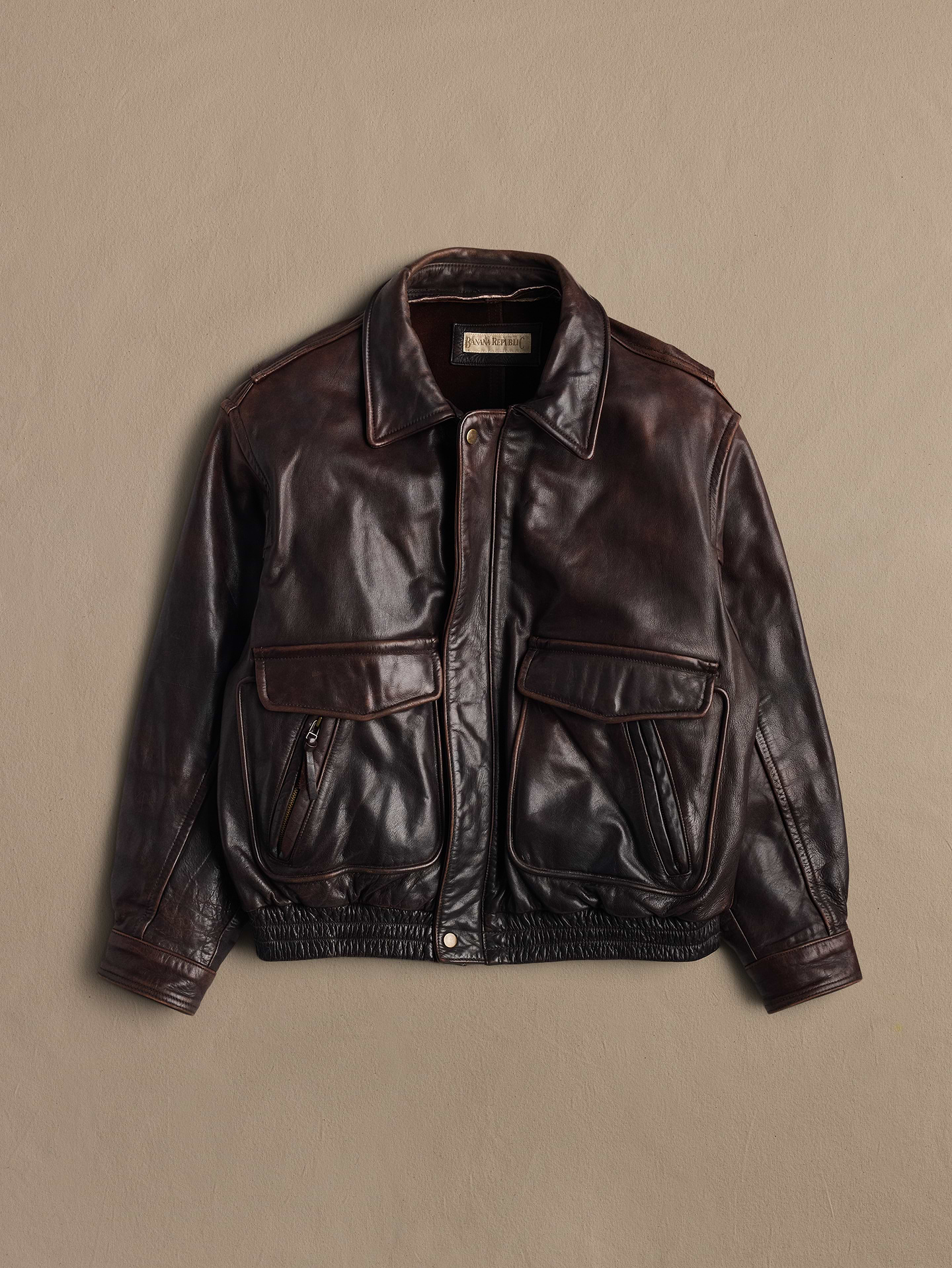 Image 1 of 2, Archive: Discover authentic, hand-sourced vintage from the ’80s, ’90s and '00s. Available in limited drops., No tag., *This is a vintage item with signs of wear and a natural patina from its previous lives. We recommend handling and cleaning with care to preserve its condition and extend its lifespan., Product #1202512