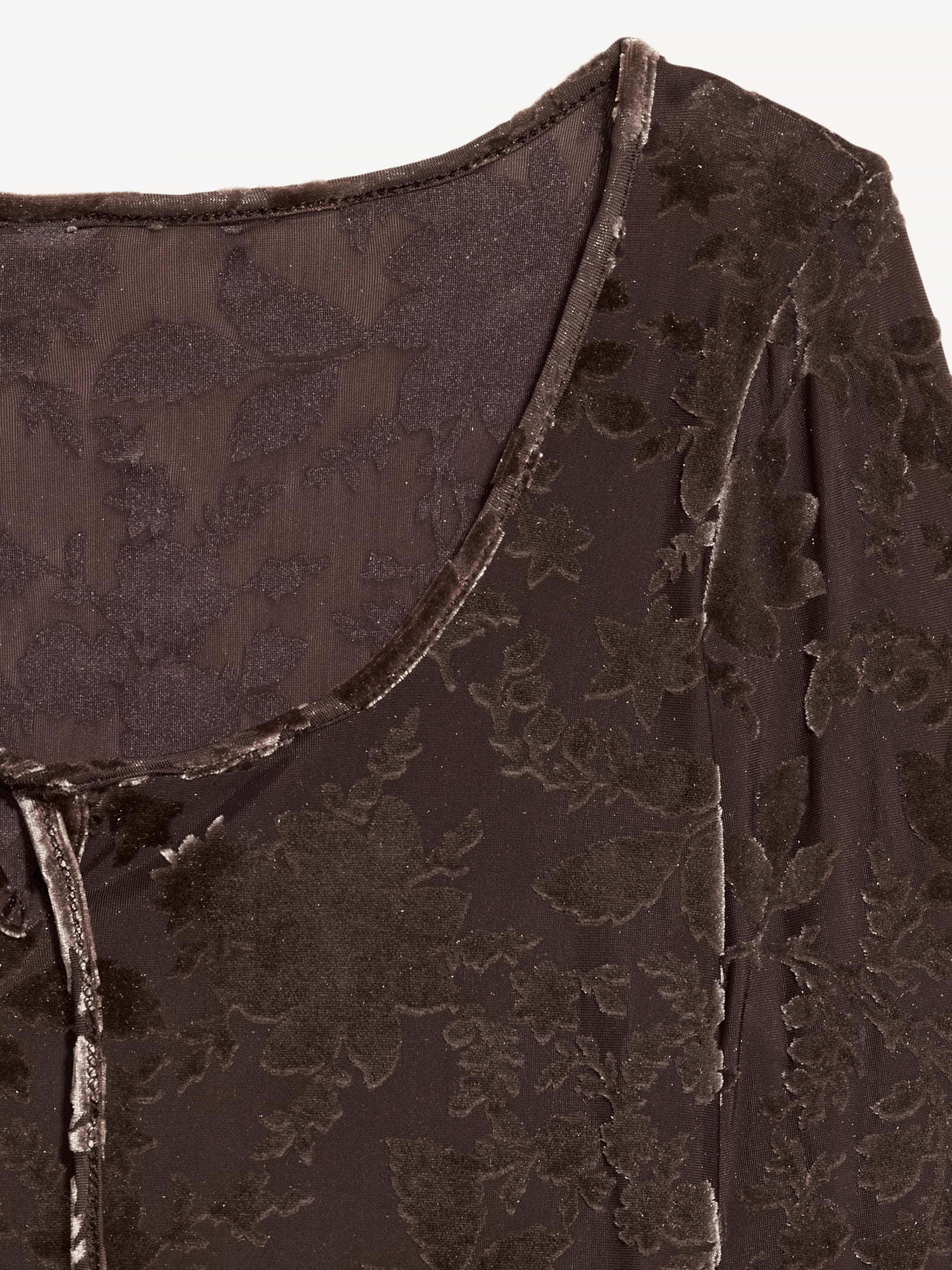 Image 5 de 7, Haut en velours froissé à manches longues
