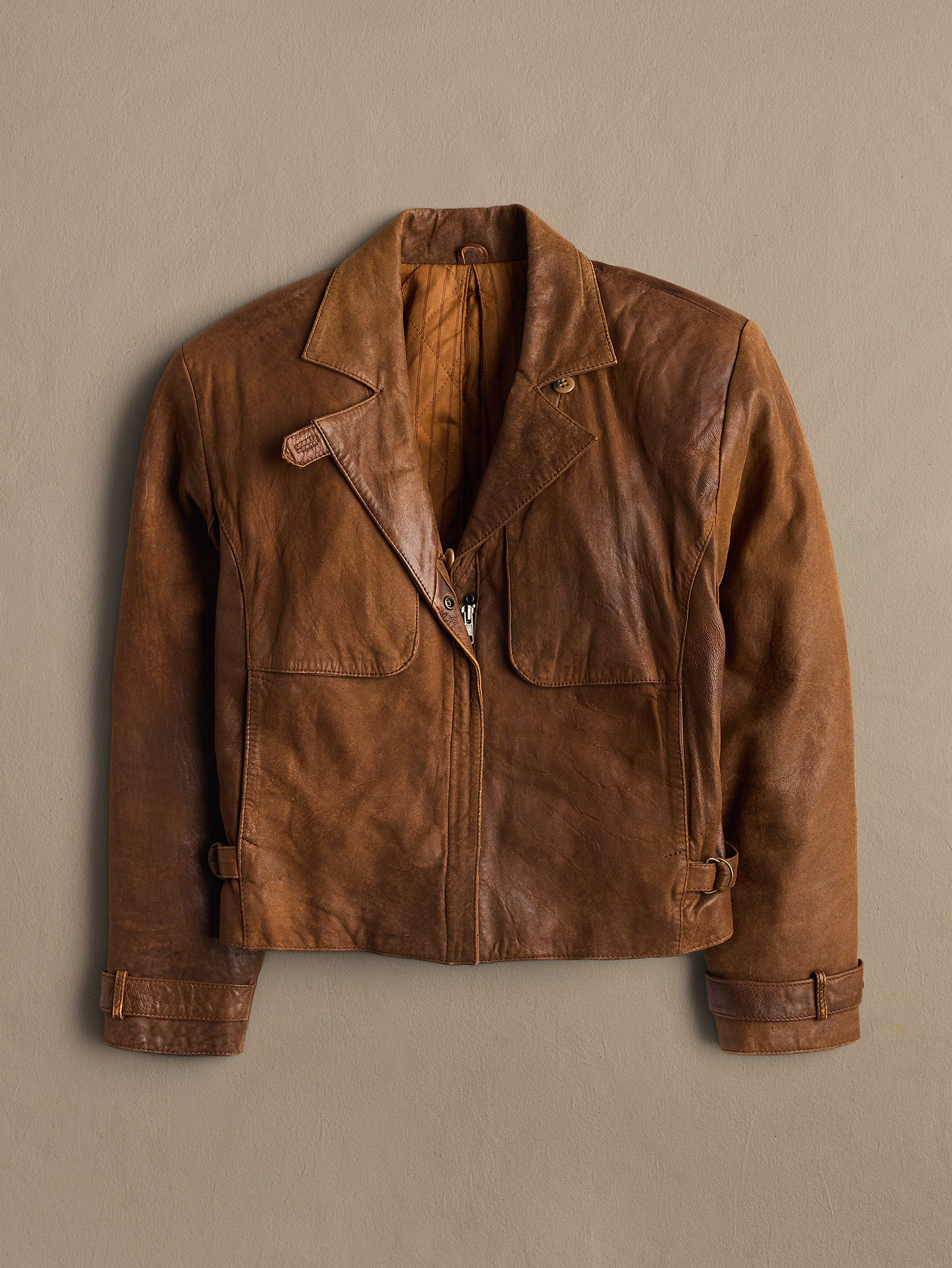 Image 1 of 3, Archive: Discover authentic, hand-sourced vintage from the ’80s, ’90s and '00s. Available in limited drops., Tag size: Women's 8, *This is a vintage item with signs of wear and a natural patina from its previous lives. We recommend handling and cleaning with care to preserve its condition and extend its lifespan., Product #1202509