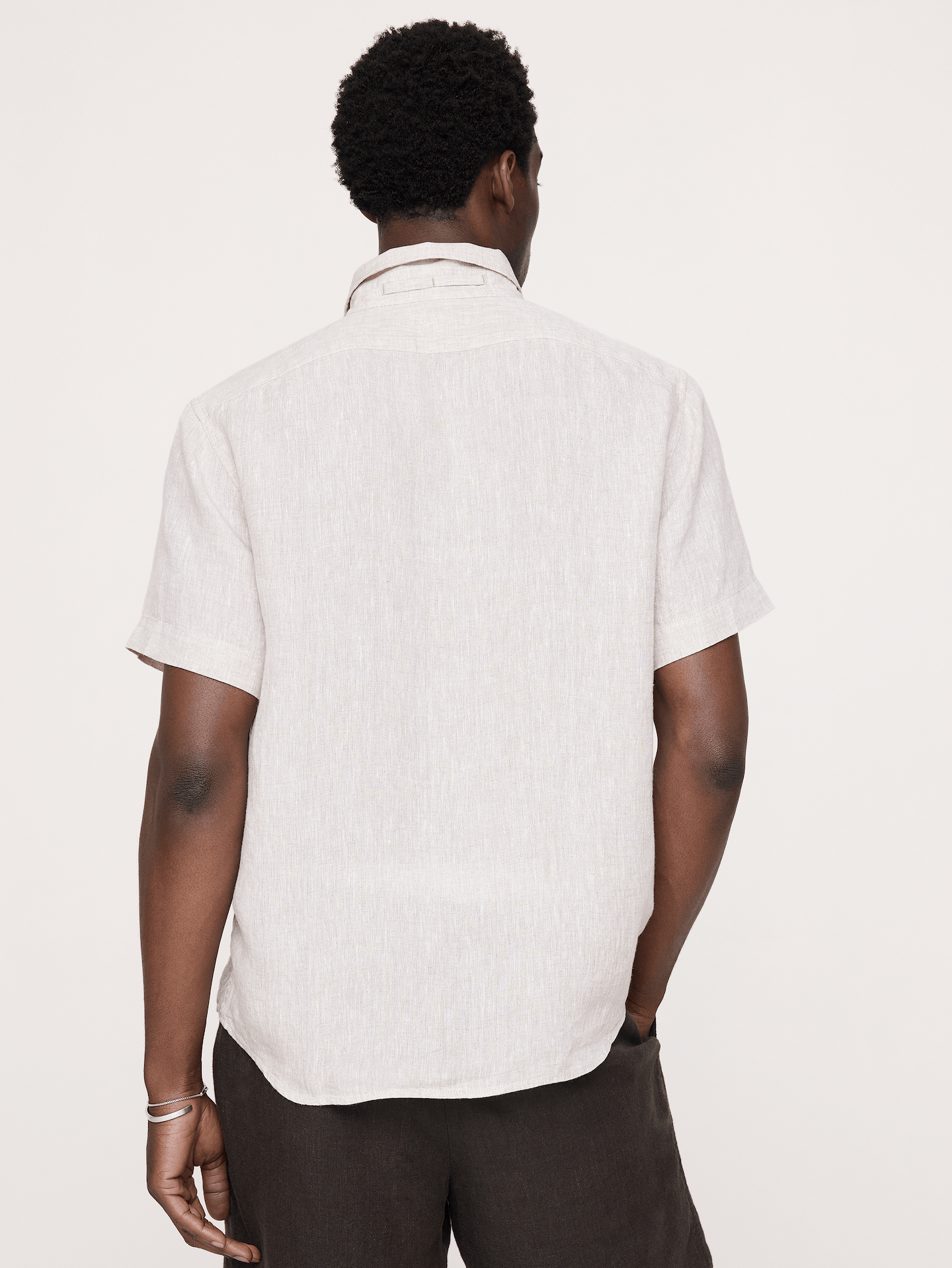L'image numéro 6 présente Chemise standard à manches courtes en lin
