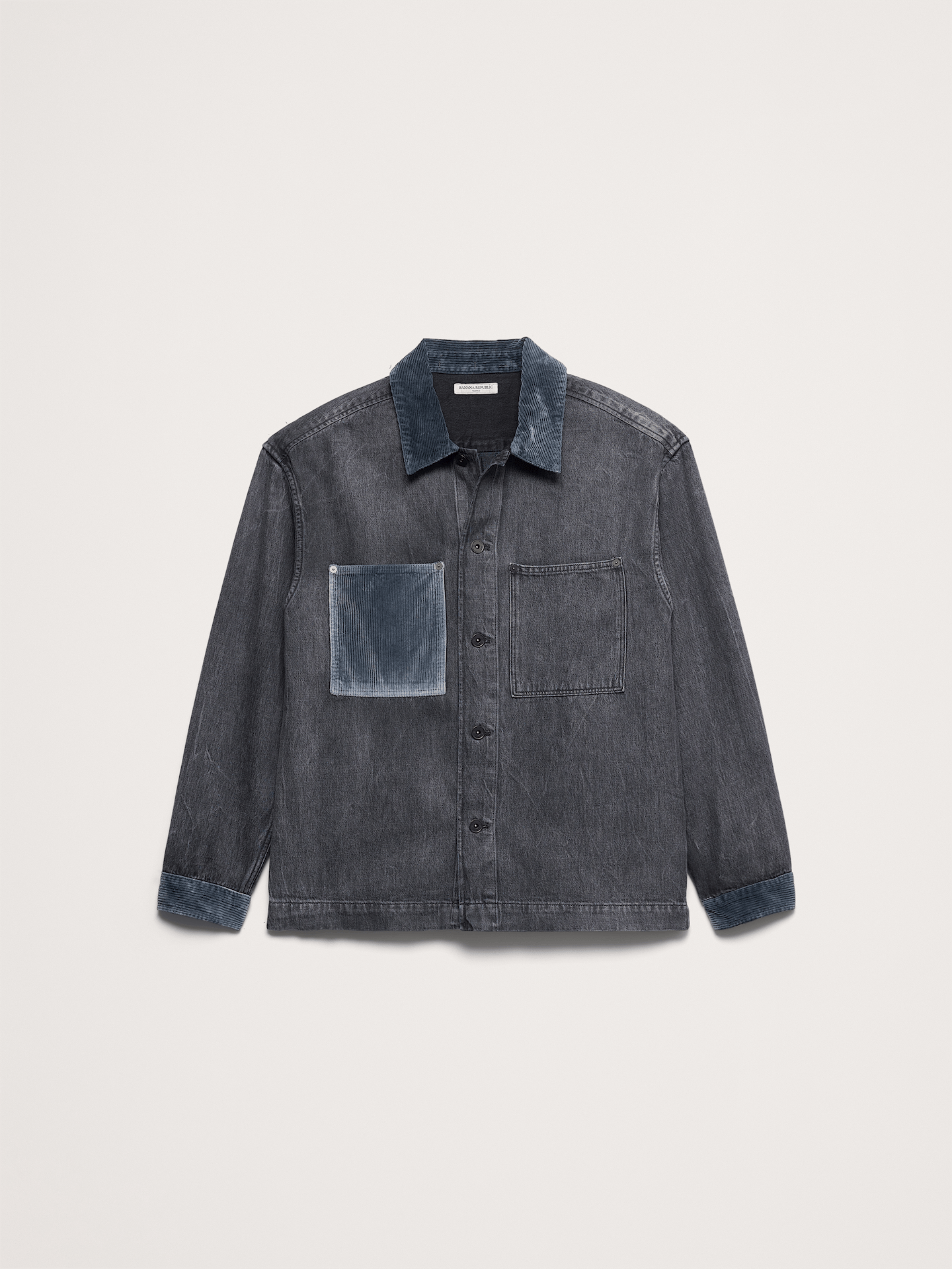 L'image numéro 4 présente Surchemise décontractée en denim italien
