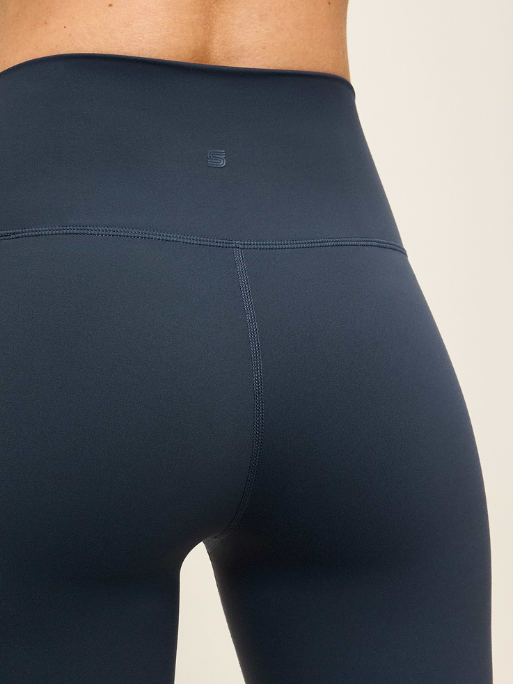 L'image numéro 5 présente Legging StudioSmooth à taille haute longueur 7/8