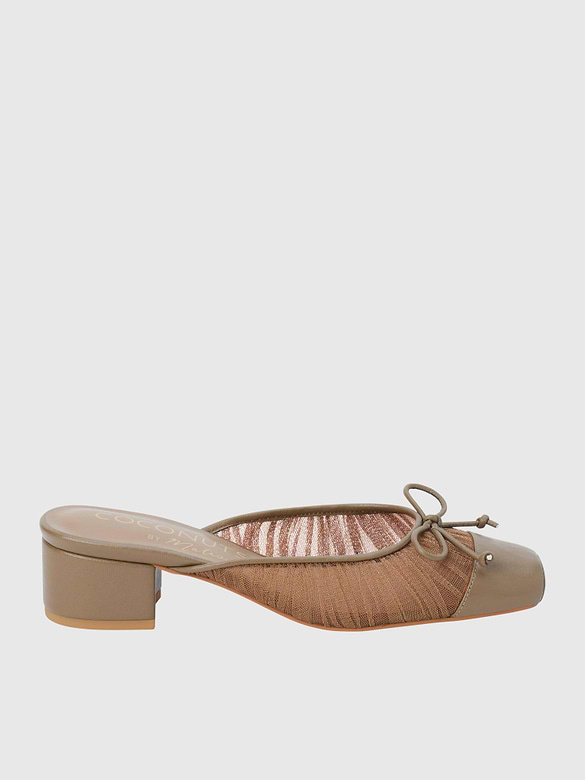 Geneva Heeled Mule