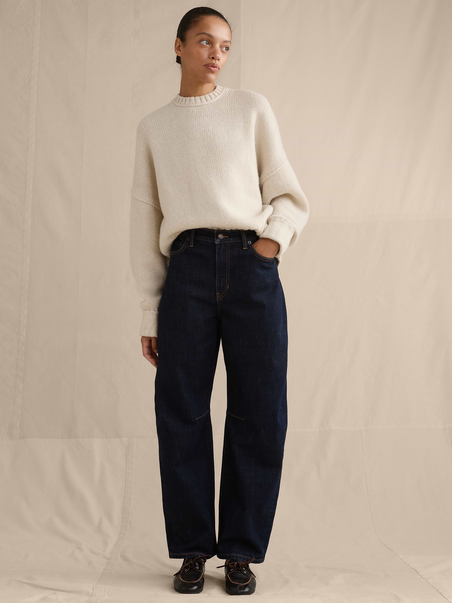 Banana Republic Mid-Rise Barrel Ankle Jean INTERNATIONAL SHIPPING