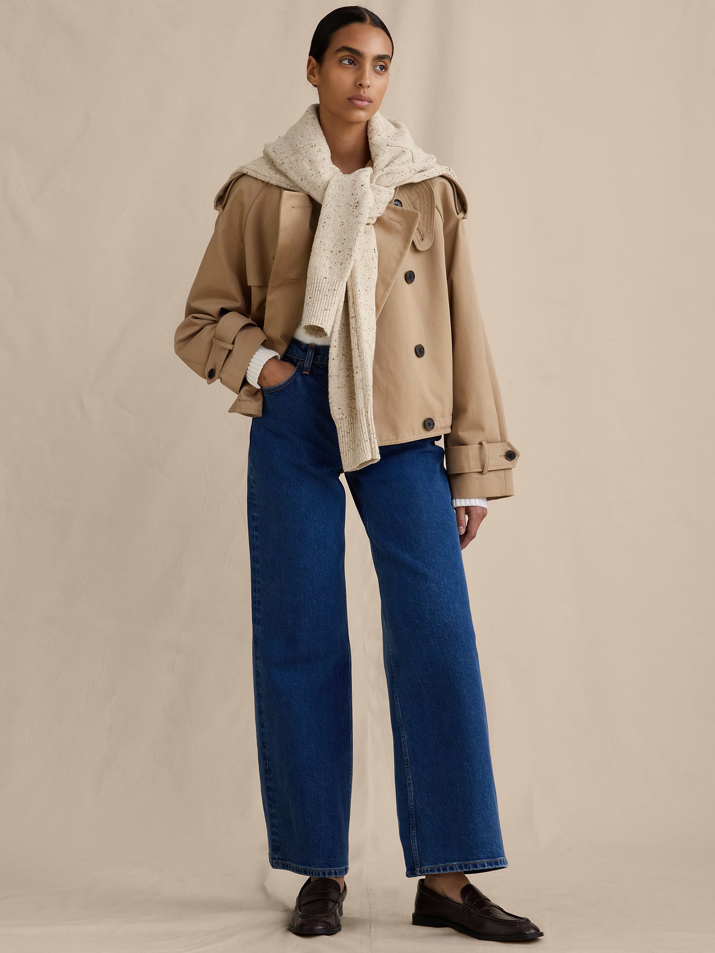 Image 1 de 8, Notre jean à jambe large emblématique avec une coupe ajustée à la taille et aux hanches qui allonge la silhouette. Article en denim extensible confortable tissé dans un mélange de coton et de lyocell TENCEL™ ultra-doux., Coupe à jambe large emblématique: taille haute (29 cm). Hanches et cuisses décontractées, jambe droite. Pleine longueur., Braguette à glissière avec fermeture à bouton. Passants de ceinture., Modèle à cinq poches., Produit #826977