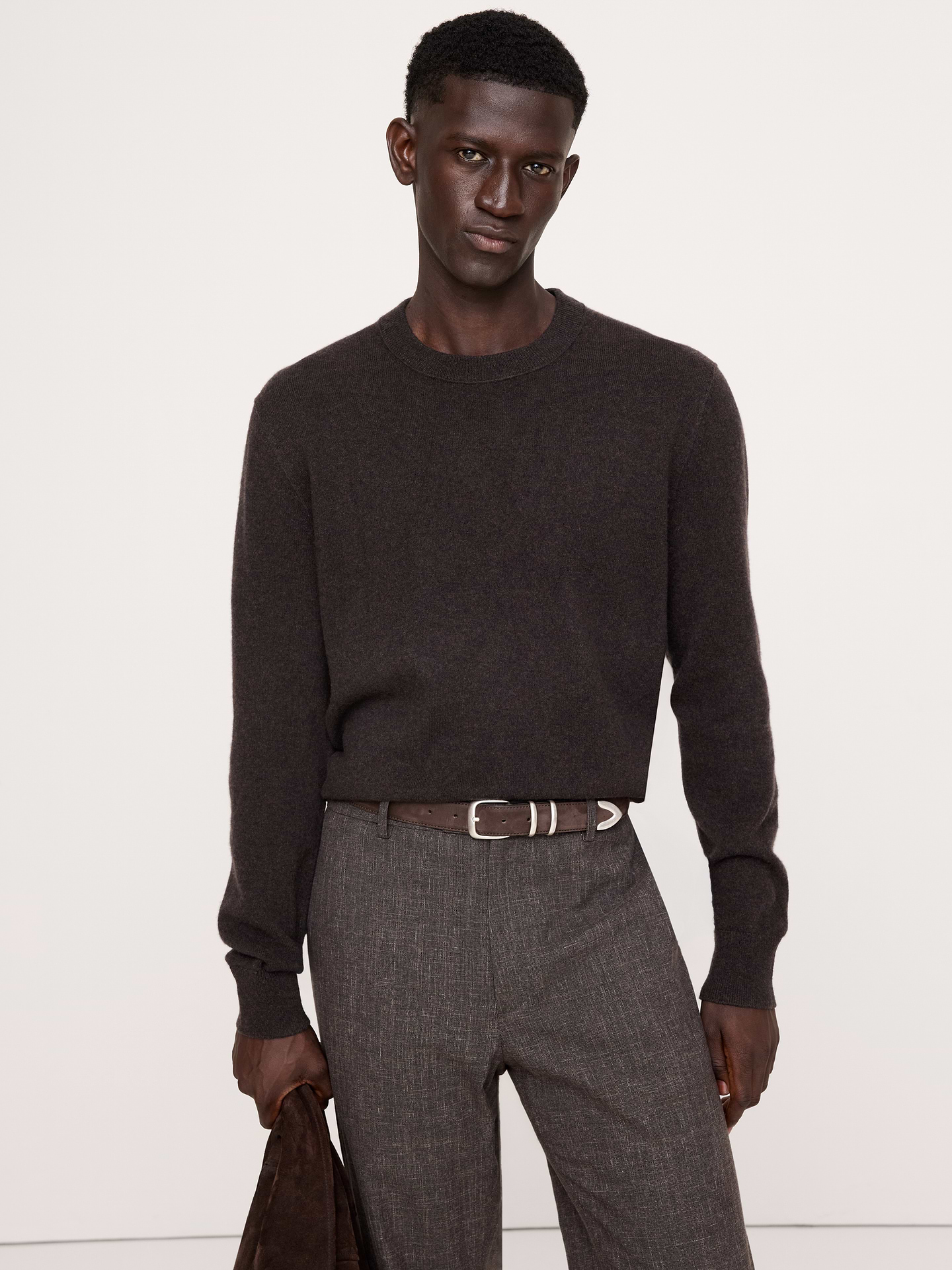 Image 1 of 8, This soft crew-neck sweater is knitted using our 12-gauge cashmere (some of the softest cashmere we could get our hands on) in an ideal weight for all seasons., Tapered fit: Room through the shoulders with a fit that narrows from chest to hem., Crew neck., Straight hem., Product #817422