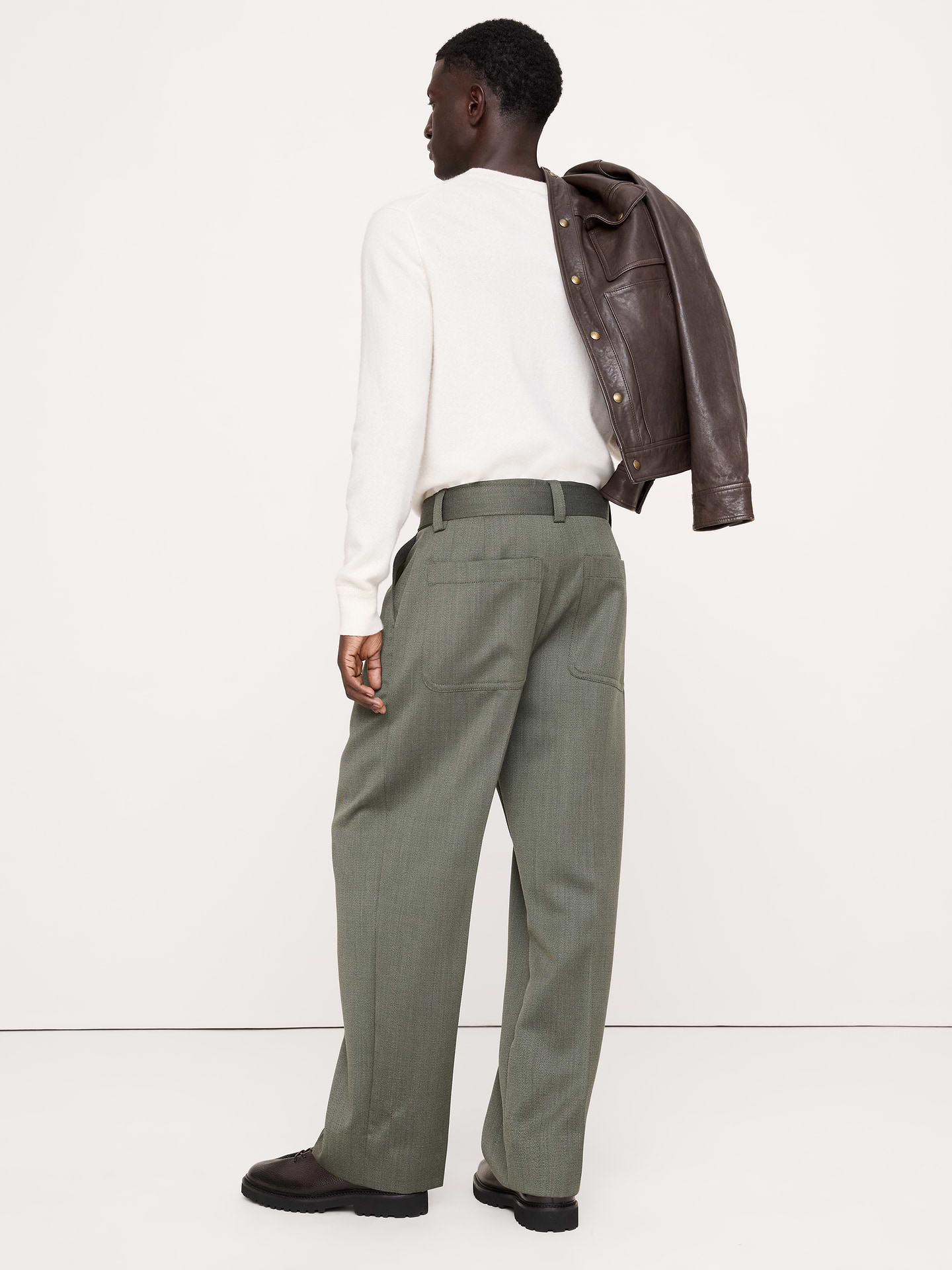 Image 3 de 8, Pantalon habillé à coupe ample en sergé avec ceinture