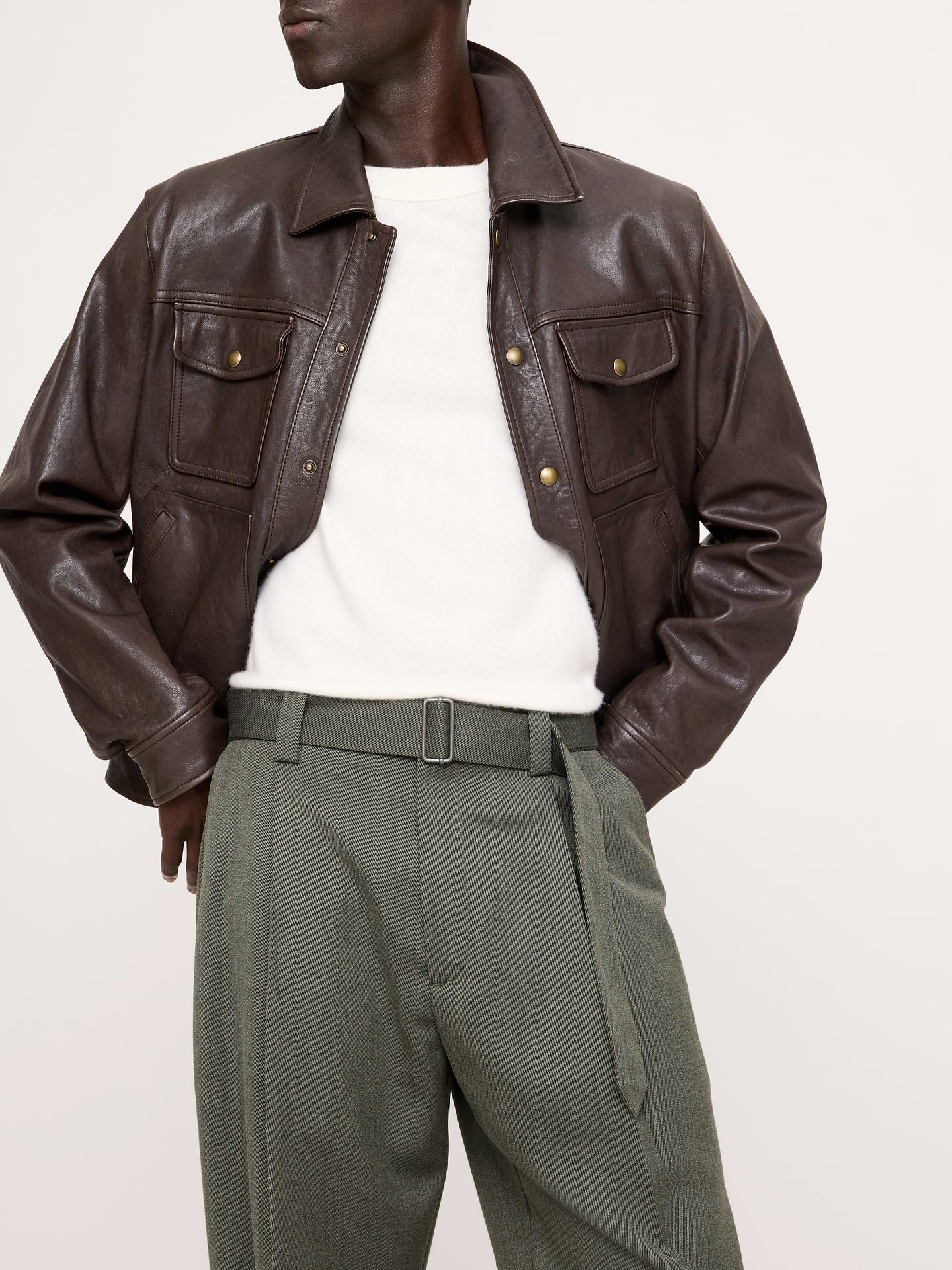 Image 4 de 8, Pantalon habillé à coupe ample en sergé avec ceinture