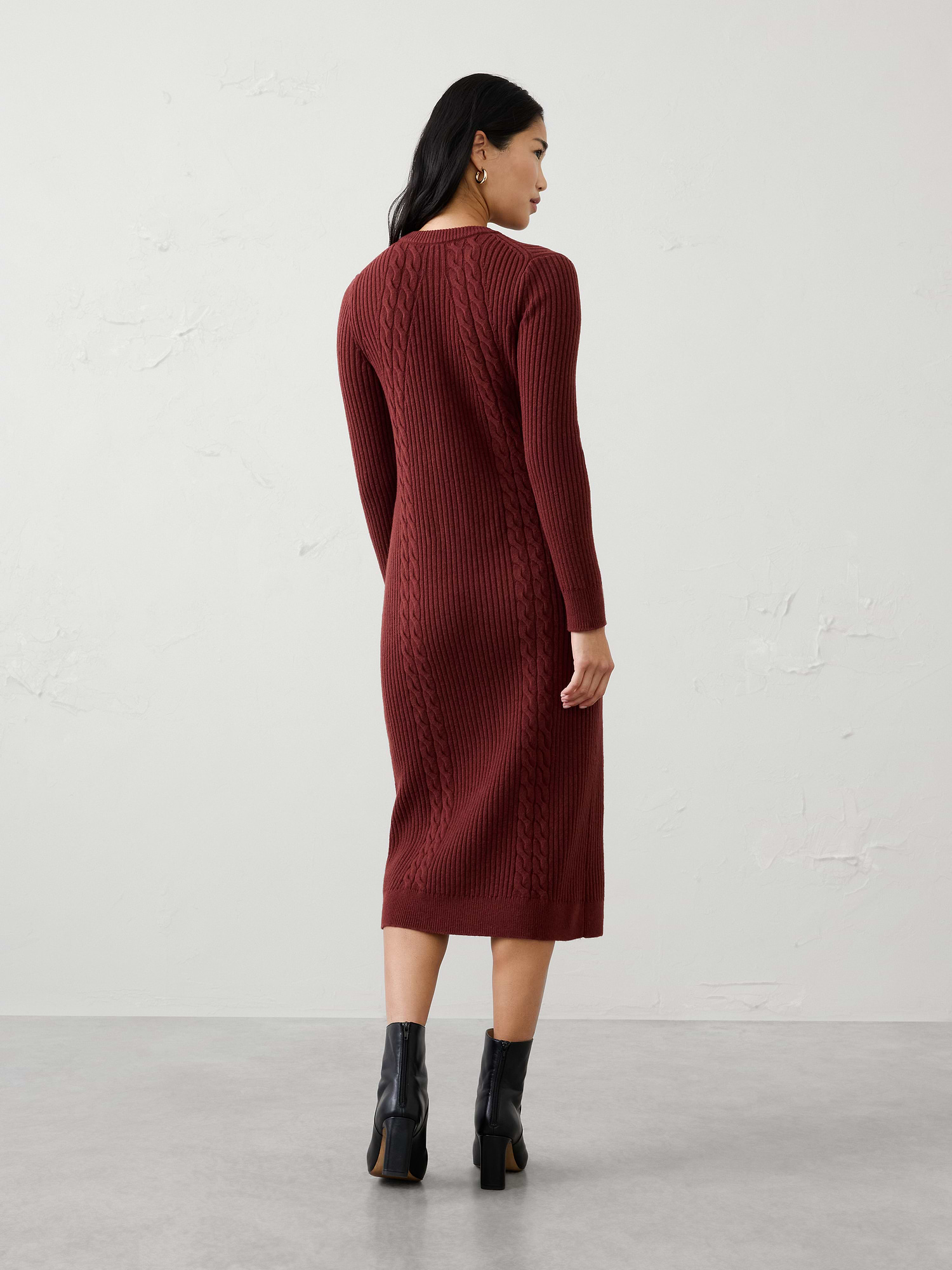 long cable knit dress Midi Sweater black dog socks