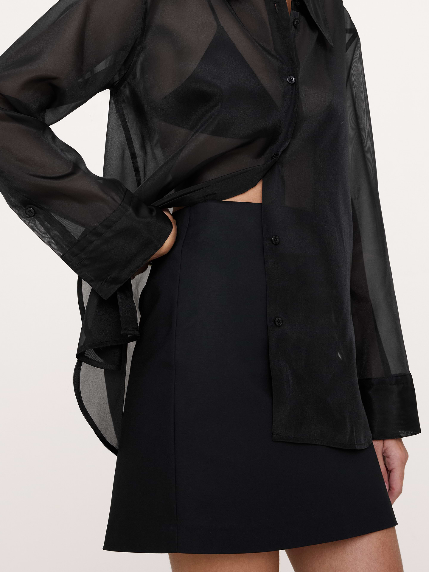 Image 3 de 3, Jupe courte en satin extensible