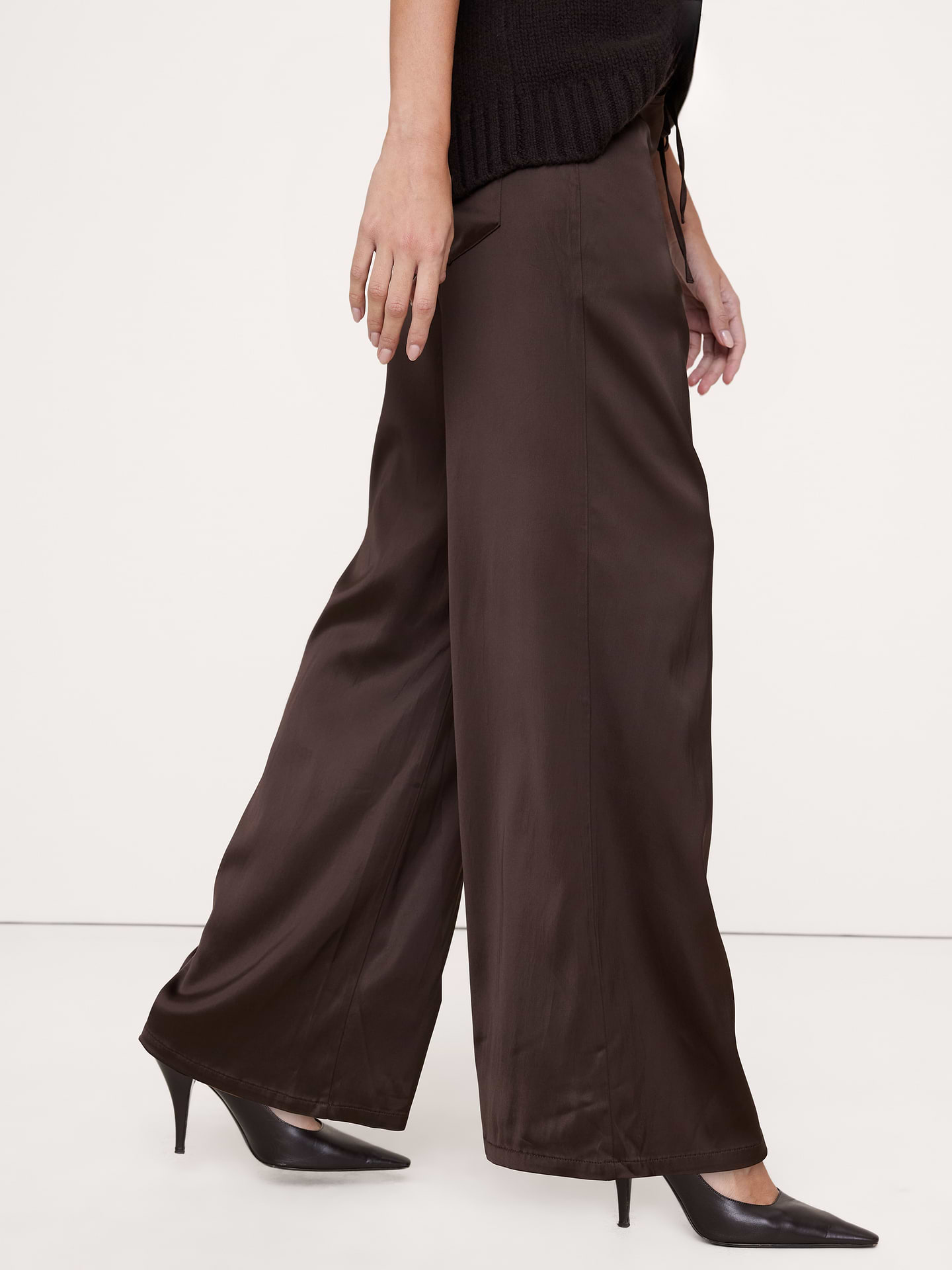 Image 4 de 8, Pantalon Studio jambe large à cordon de serrage en satin extensible