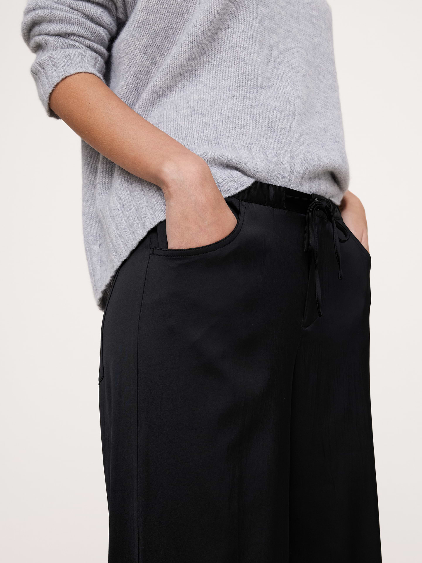 Image 4 de 8, Pantalon Studio jambe large à cordon de serrage en satin extensible