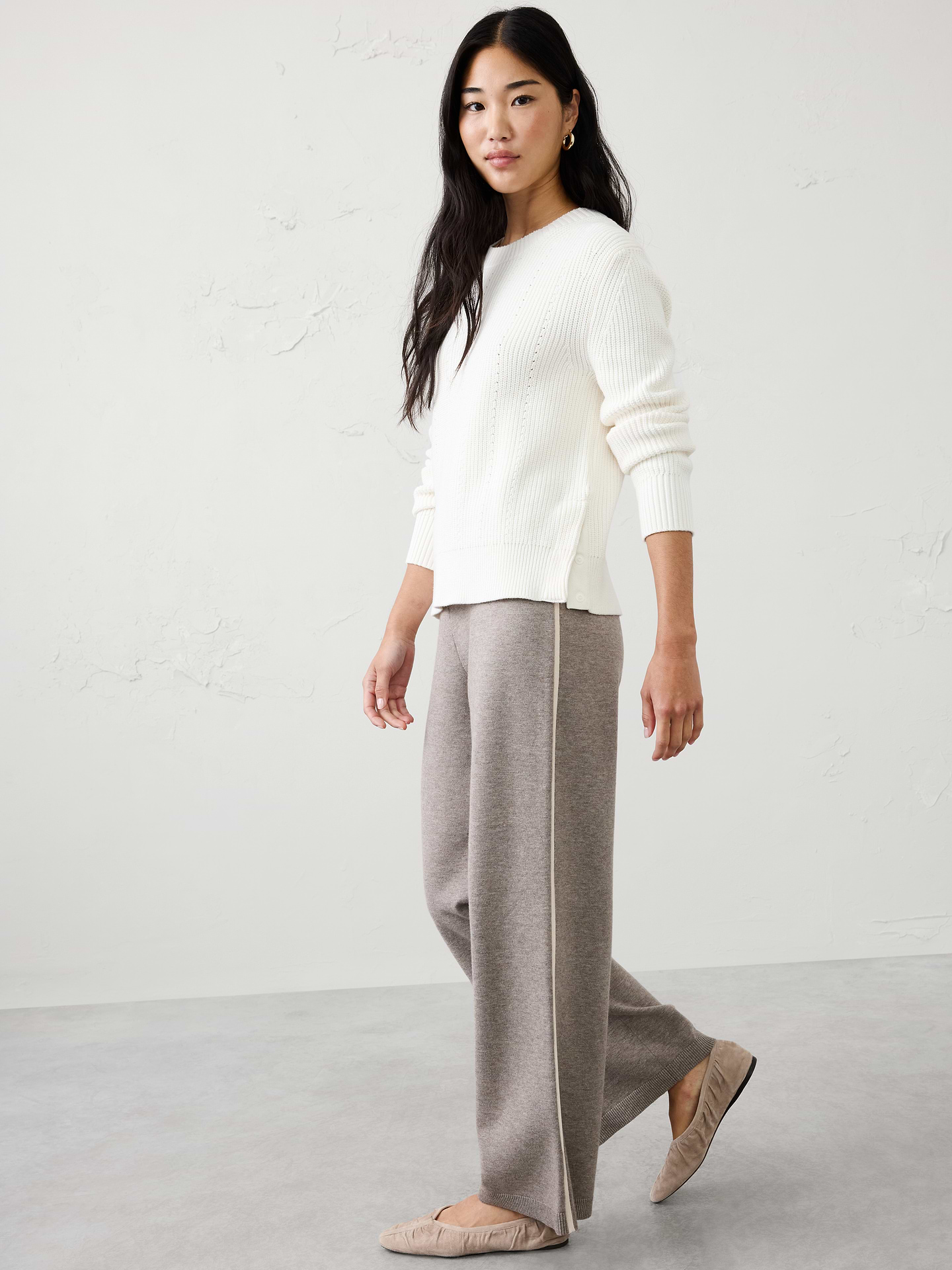 Image 3 of 4, Straight-Leg Mid-Rise Sweater Pant