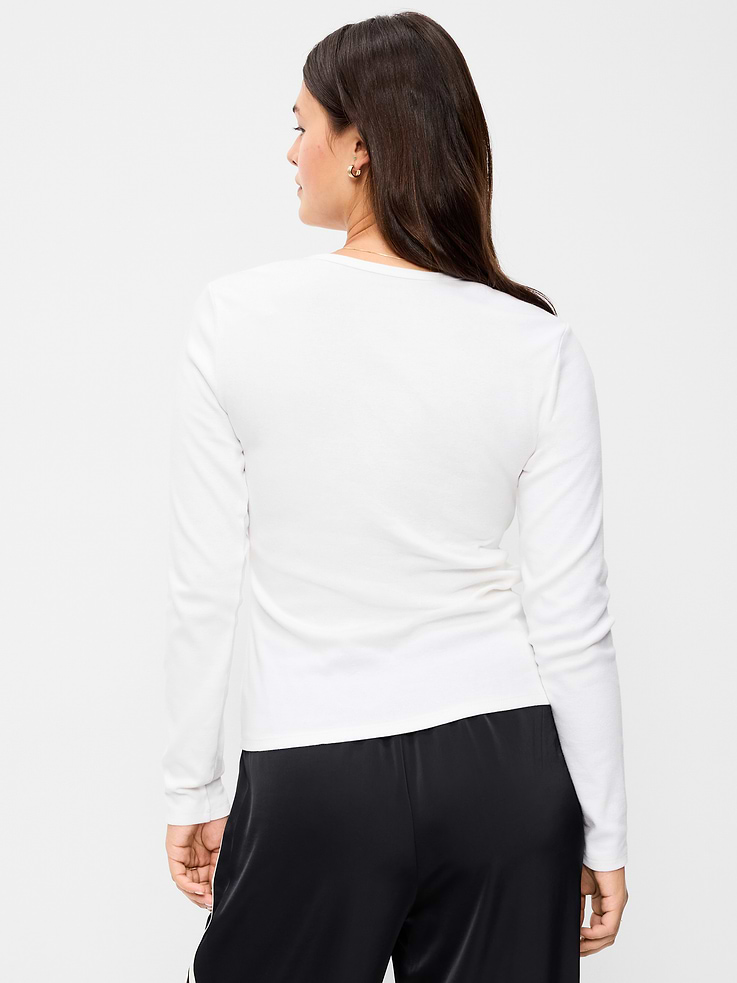 Image 6 of 8, Snug Crew-Neck Long Sleeve T-Shirt