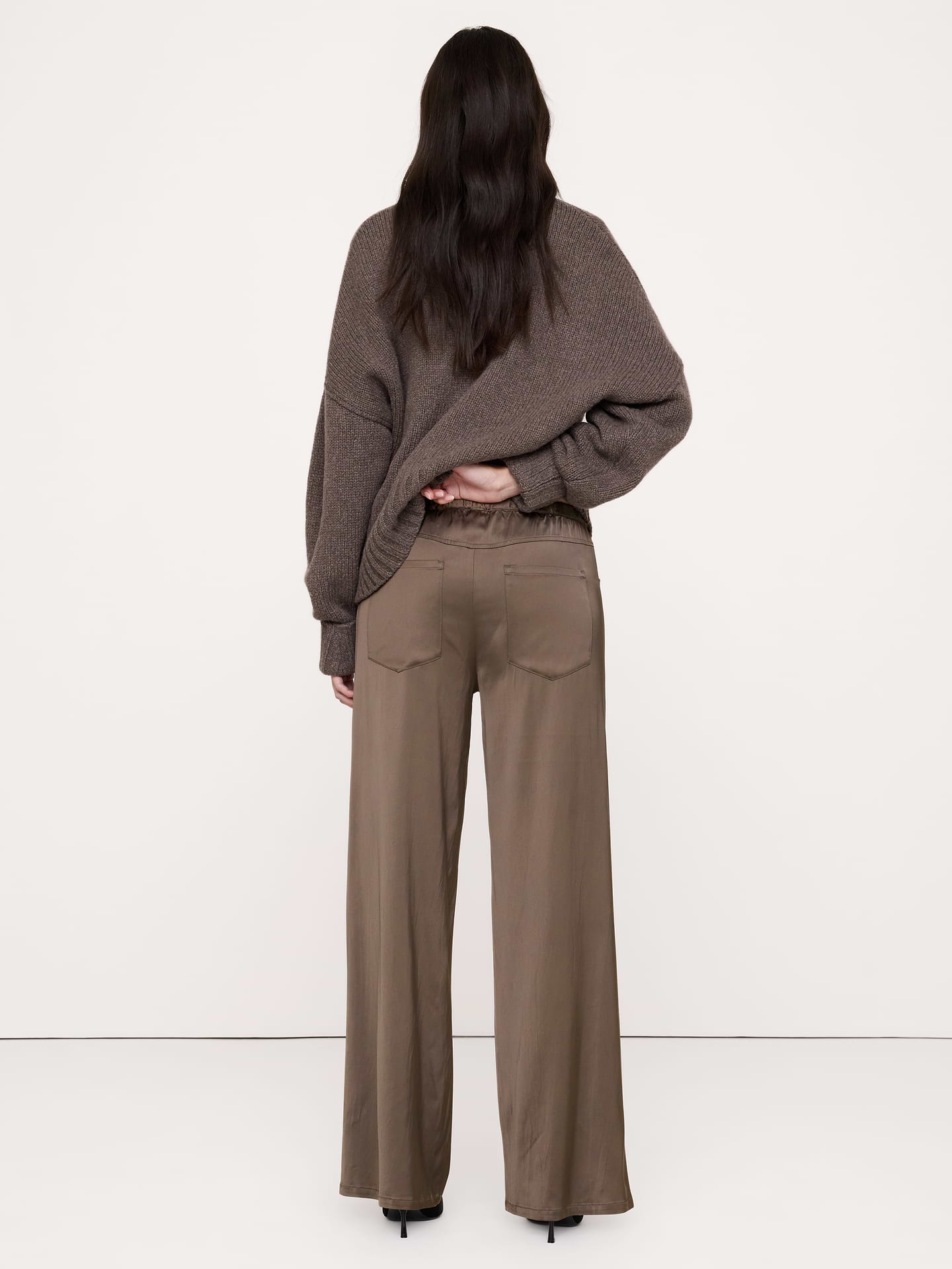 Image 6 de 8, Pantalon Studio jambe large à cordon de serrage en satin extensible
