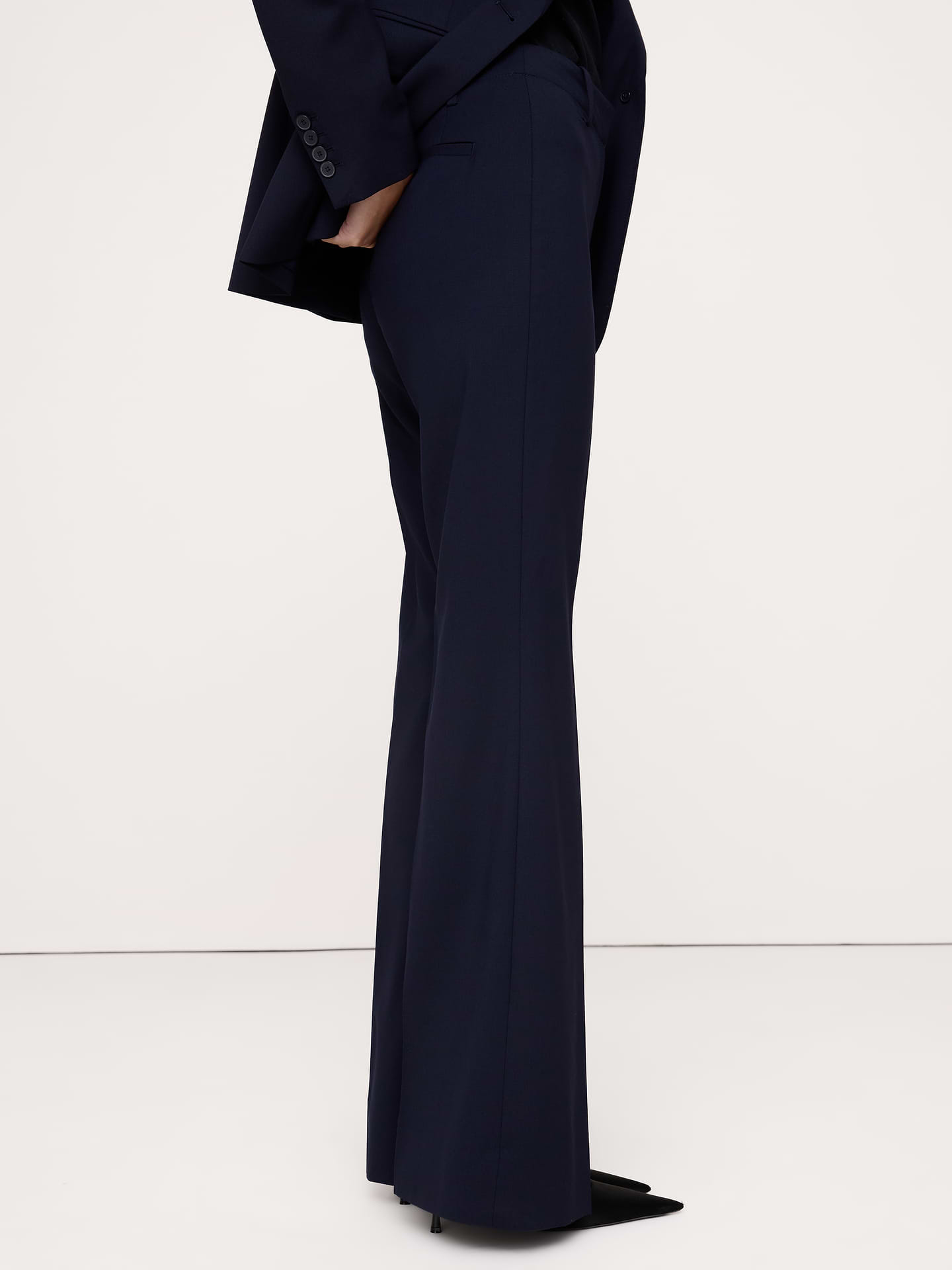 Image 3 de 8, Pantalon évasé à taille haute en laine italienne légère