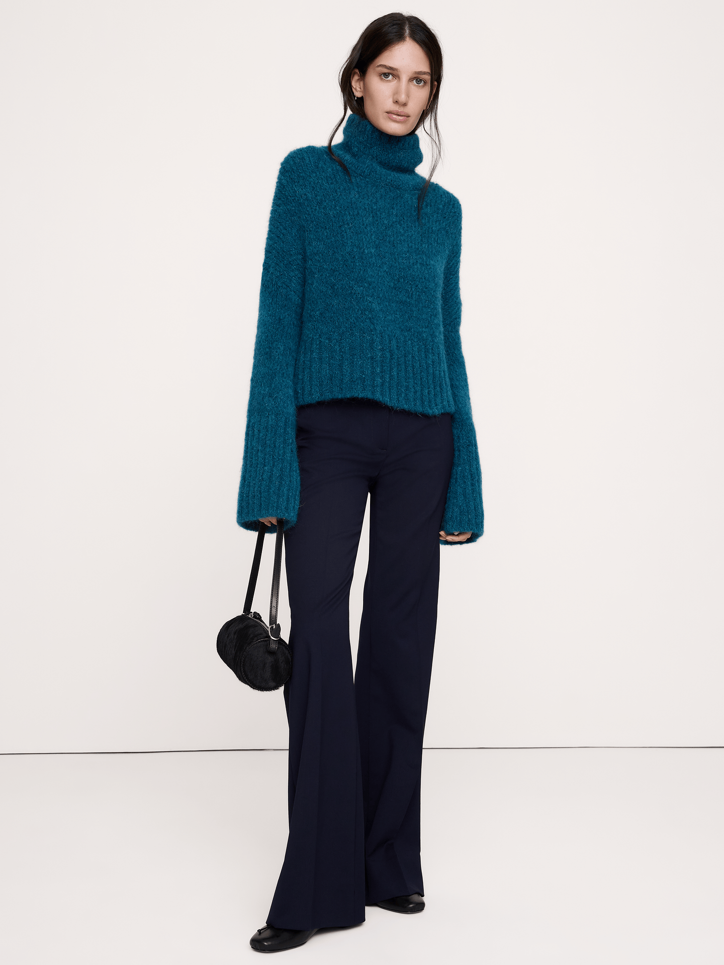 Image 5 de 8, Pantalon évasé à taille haute en laine italienne légère