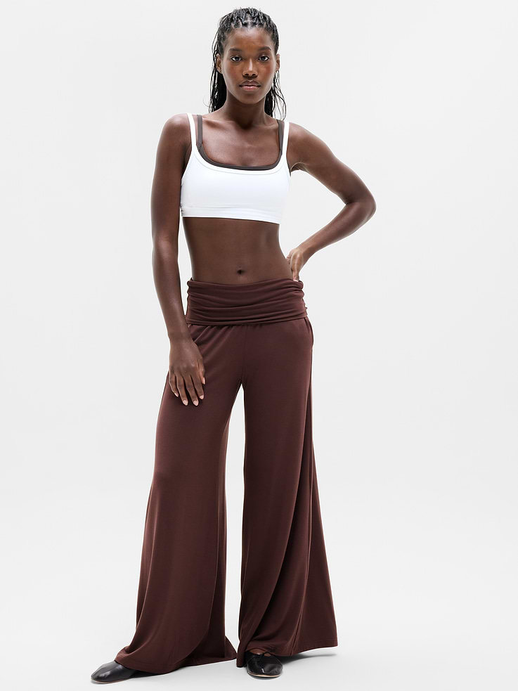 Image 1 of 6, FOR: Fluid movement in and out of the studio, FEEL: Soft, drapey, and unrestrictive—crafted with luxurious TENCEL™ Modal for buttery softness, FAVE: Two easy-access pockets, Product #1189443