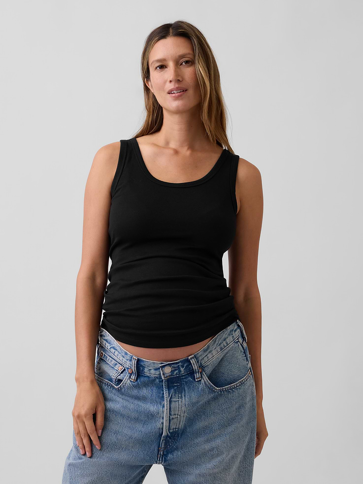 Image 1 de 5, Tricot de modal doux., Bretelles moyennes., Encolure dégagée., Ce produit a été fabriqué dans une usine qui investit dans l’égalité des genres et l’autonomisation des femmes. Grâce à l’initiative RISE, visant à réinventer l’industrie pour soutenir l’égalité, et au programme P.A.C.E. d’avancement et de gestion de carrière de Gap Inc., nous aidons les gens qui fabriquent nos vêtements à acquérir les compétences, les connaissances, la confiance en soi et la résilience nécessaires pour progresser dans leur vie professionnelle et personnelle. En savoir plus ici ., Ce produit a été fabriqué dans une usine qui investit dans l’égalité des genres et l’autonomisation des femmes grâce au programme Reimagining Industry to Support Equality (RISE). Pour en savoir plus, visitez gapinc.com/equite ., Produit #719583