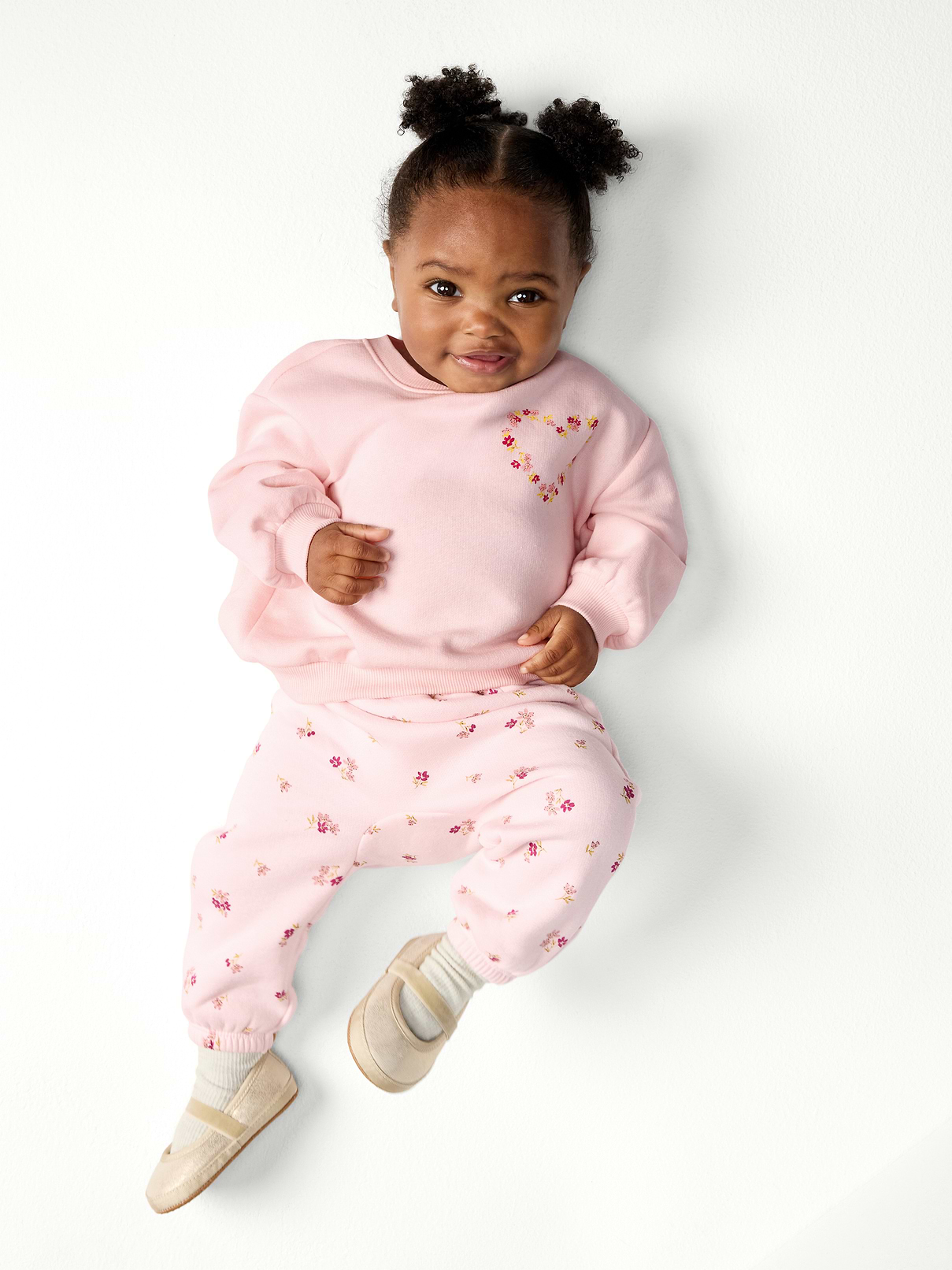 Image 1 of 3, crew neck, long sleeves, drop shoulders, all-over print or graphic, Product #908319
