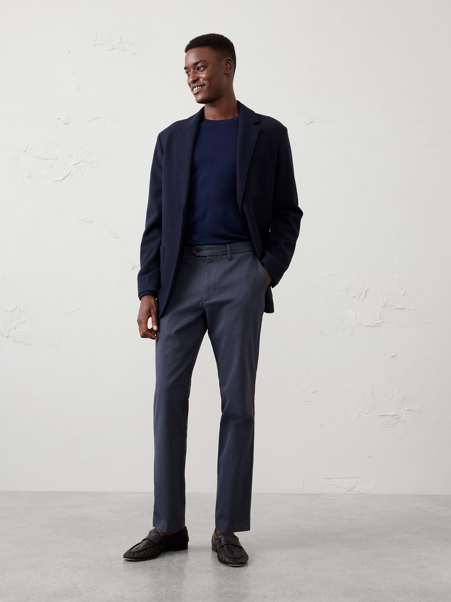 Image 1 of 4, Our signature patterned pant returns with updated seasonal prints in versatile colorways designed for a variety of occasions., Extended button closure with zip fly. Belt loops., Off-seam front pockets. Welt buttoned back pockets., Soft trouser crease., Made exclusively for Banana Republic Factory., Product #1175844