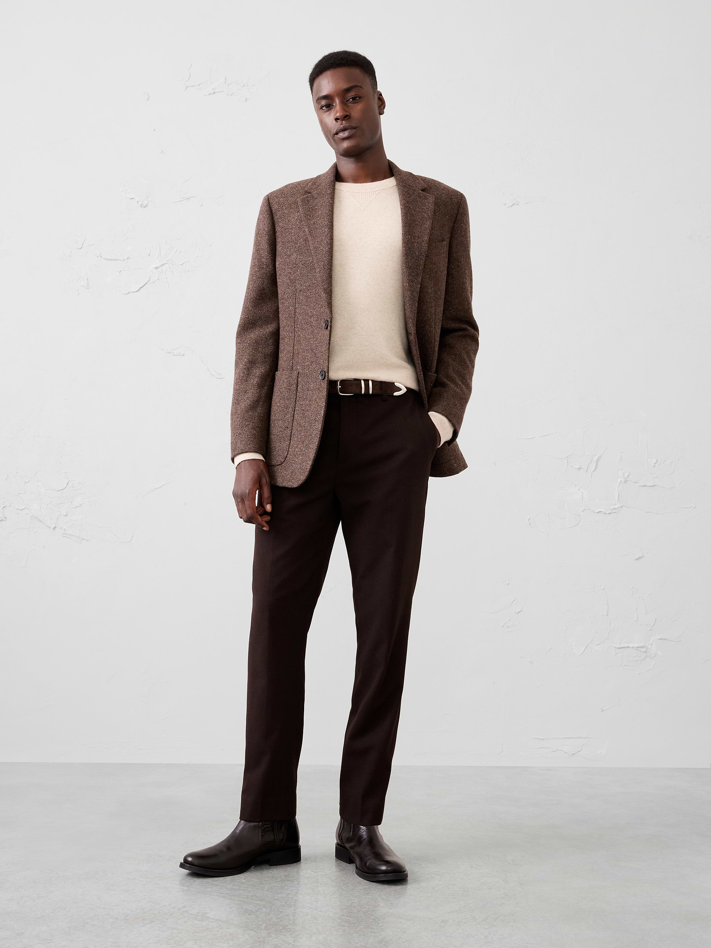 Image 1 of 4, Our jacket features a richly textured Donegal‑inspired fabric that adds depth and visual interest to a timeless silhouette. A timeless statement piece, it elevates everything from holiday events to evening outings., Notch collar with button hole on wearers left panel. Four non-functioning buttons at cuffs., Two-button front closure., Front patch pockets. Welt chest pocket., Single back vent., Fully lined., Made exclusively for Banana Republic Factory., Product #1179687