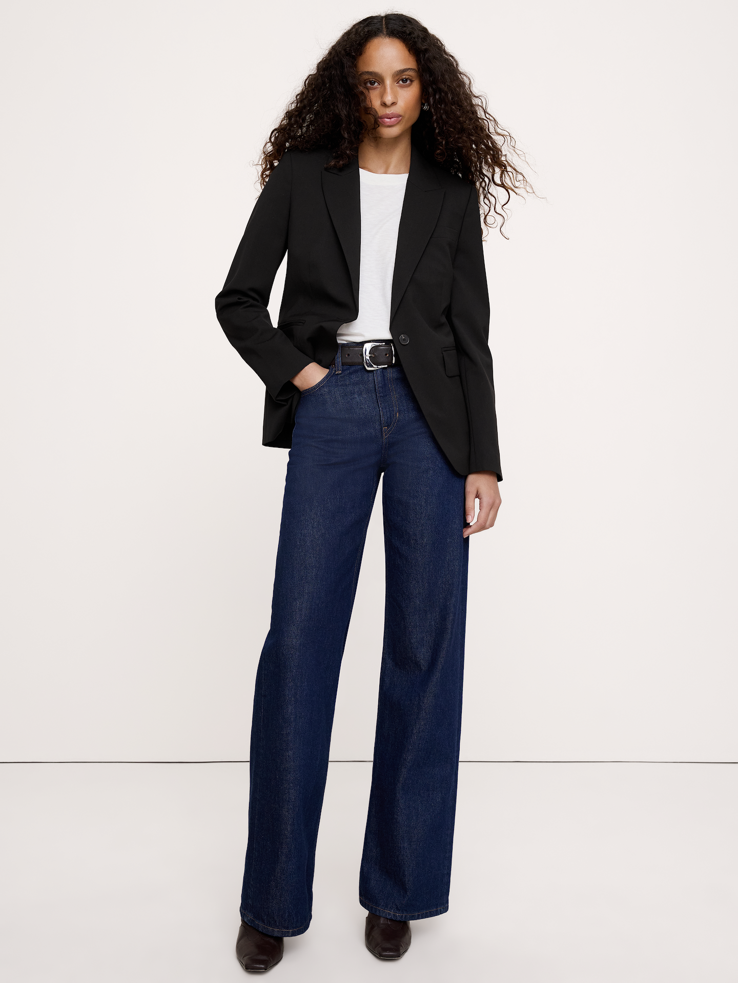 Image 1 of 8, This single-breasted blazer is cut with notch lapels from our signature Italian wool—a customer favorite for its all-weather weight and hint of stretch. Breathable, Wrinkle-Resistant, Slim fit: Sits close to the body with a straight silhouette., Fabric from Italy's Marzotto mill., Notch lapel with 1-button front closure., Three exterior pockets., Fully lined., Product #873107