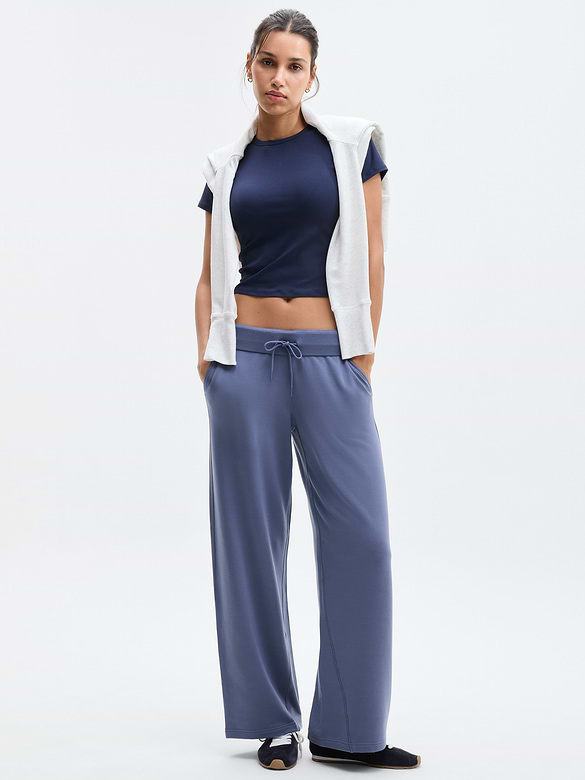 Coaster Luxe Straight Leg Pant