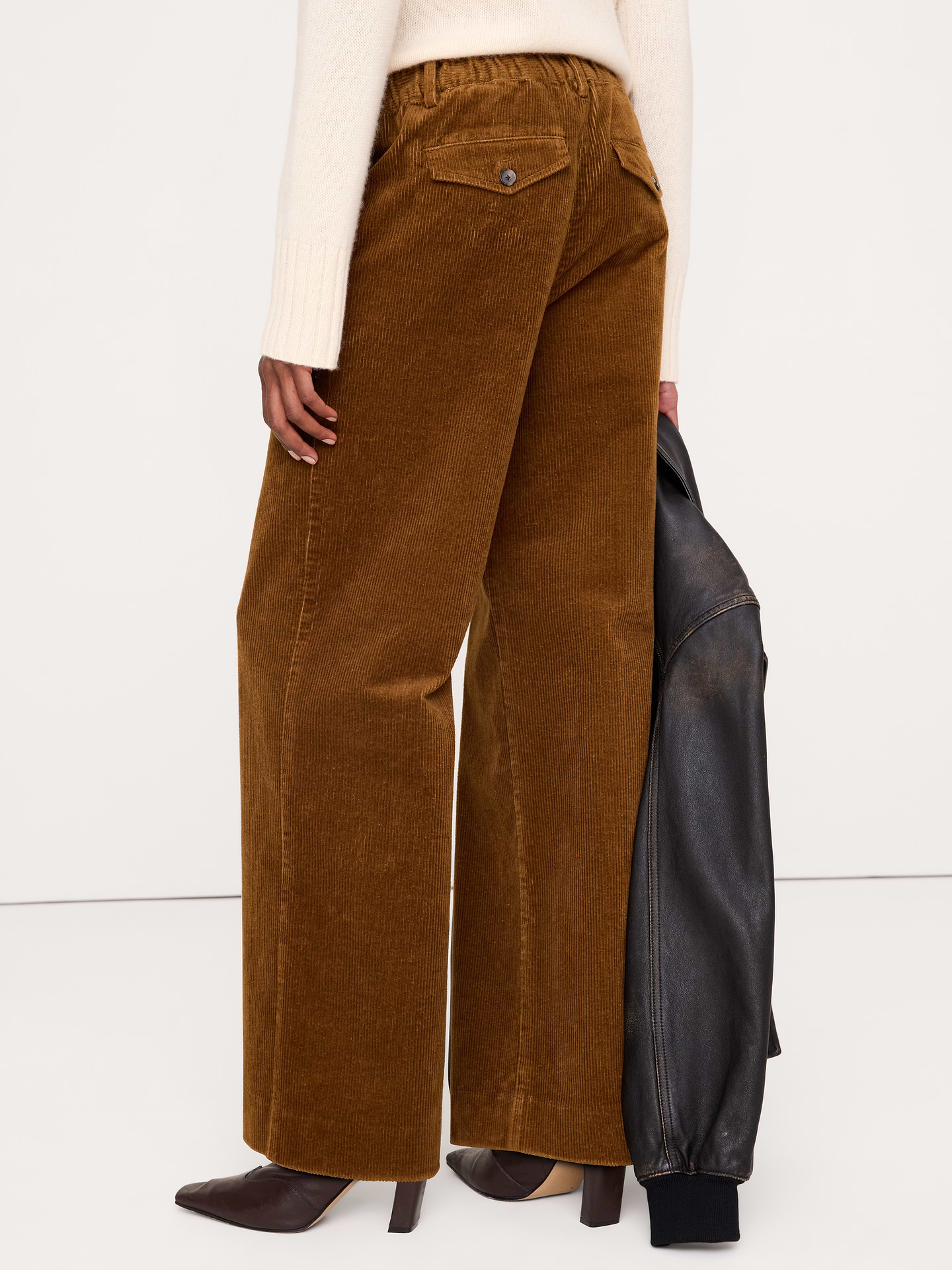 Image 6 of 8, The Everyday Wide-Leg Pant in Corduroy