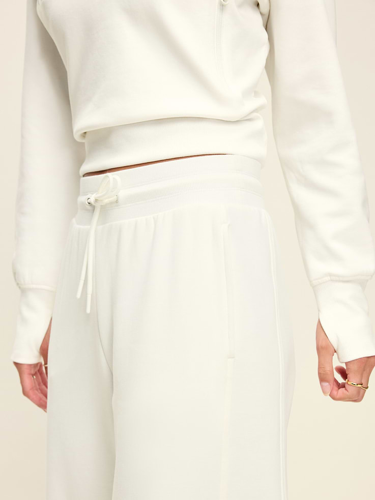 Image 4 of 8, Extra High-Waisted Dynamic Fleece Wide-Leg Sweatpants