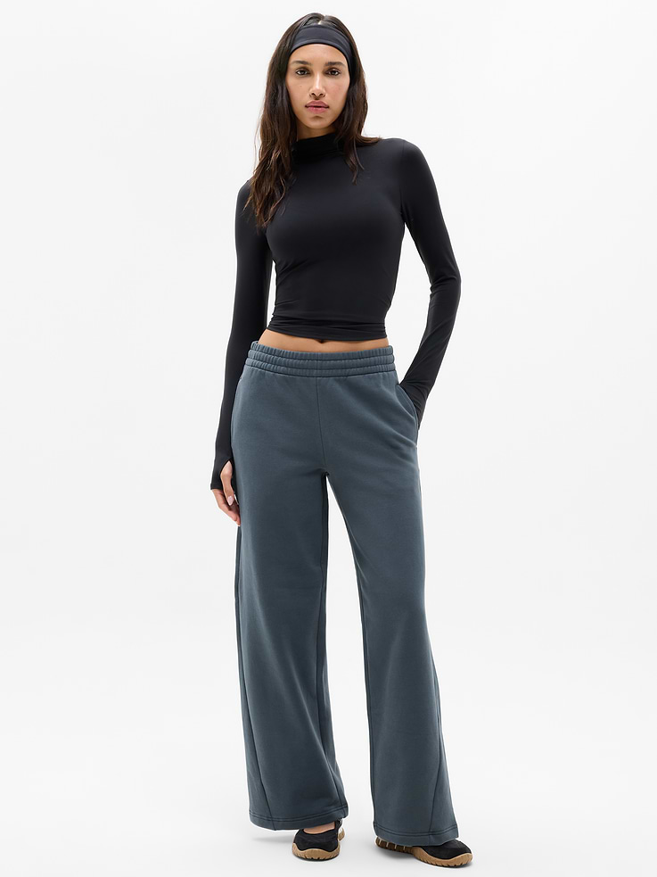 Image 1 of 6, FOR: Lounge and everyday movement, FEEL: Plush stretch fleece has a soft, brushed interior, FAVE: New and improved three-track waistband for extra support, Easy-access pockets to stash your essentials, Adjustable internal drawcord in waistband, Product #1174473