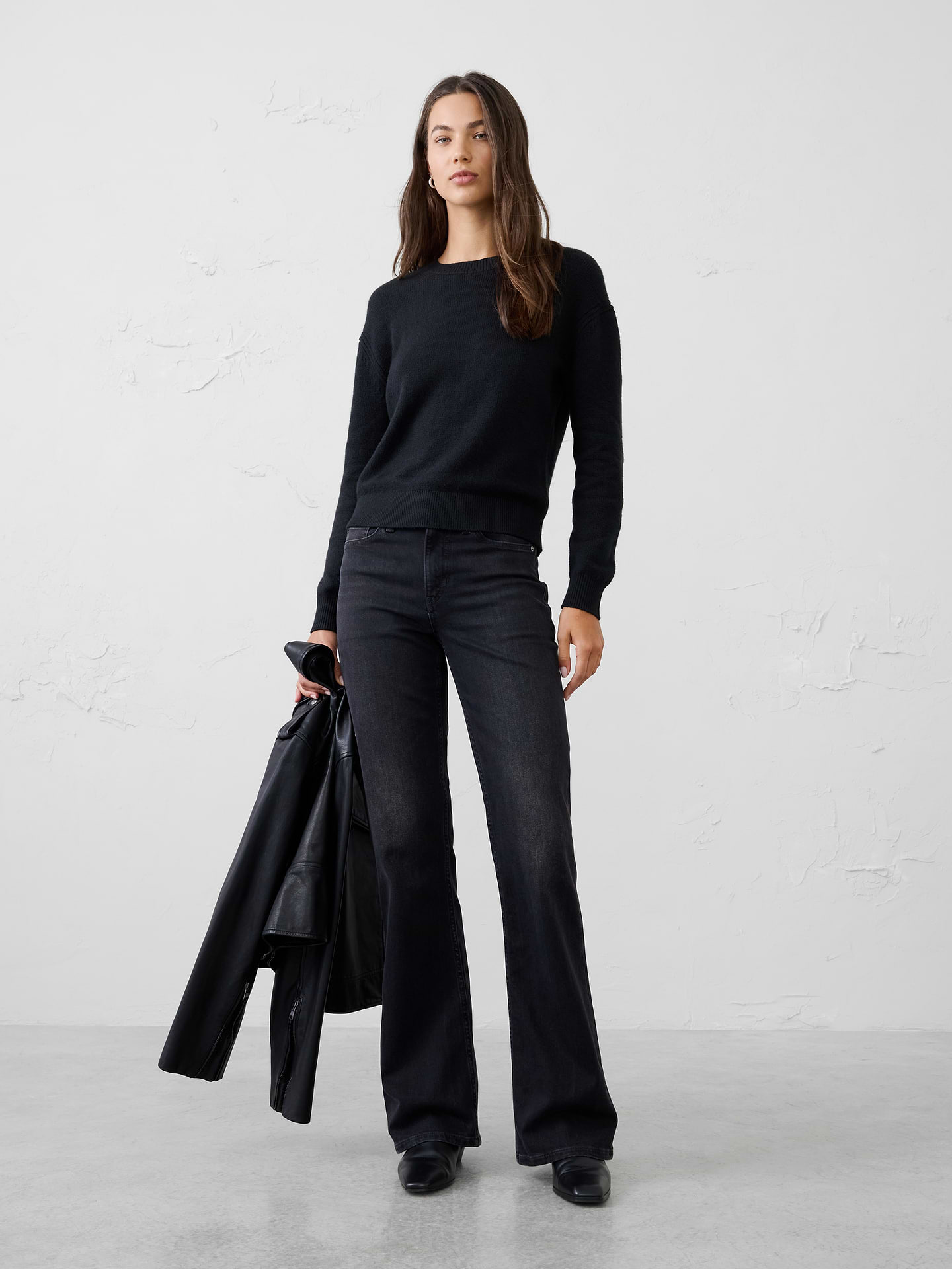Image 1 of 5, Designed to be a go‑to layering essential, this sweater offers a soft, warm hand feel with lightweight comfort that never feels bulky. Cozy and versatile, it's perfect for transitional weather, whether worn on its own or layered under jackets and outerwear. Effortlessly polished and easy to style, it's a piece you'll reach for season after season., Crew neck. Long sleeves., Drop shoulders., Tipped ribbed neckline, arm cuffs and hem., Made exclusively for Banana Republic Factory., Product #1177058