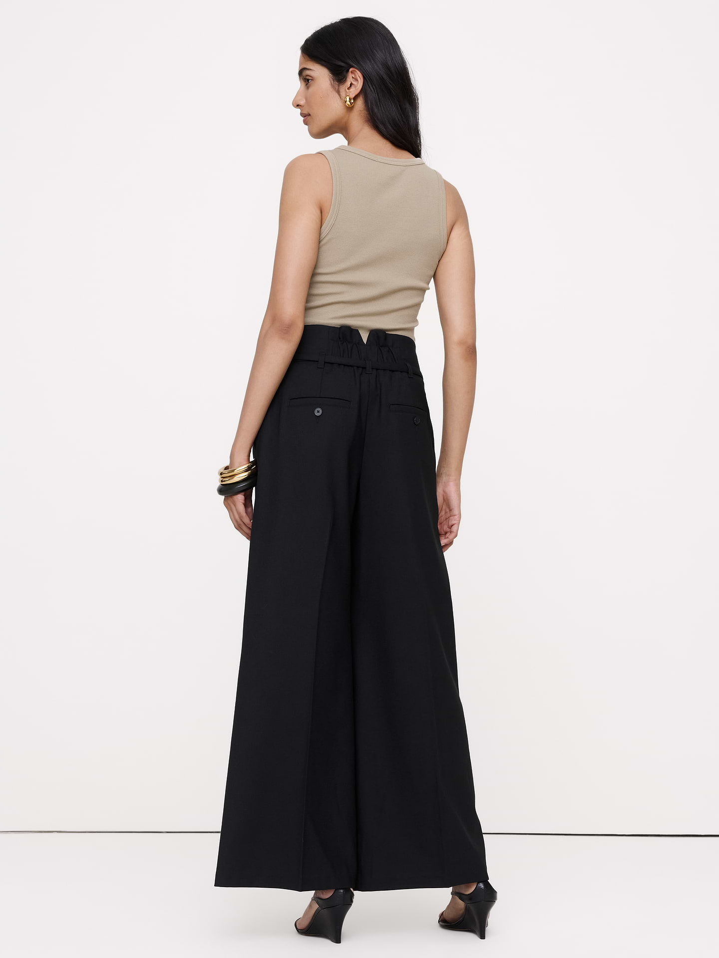 Image 3 de 6, Pantalon à jambe large et à taille haute accordéon en lin