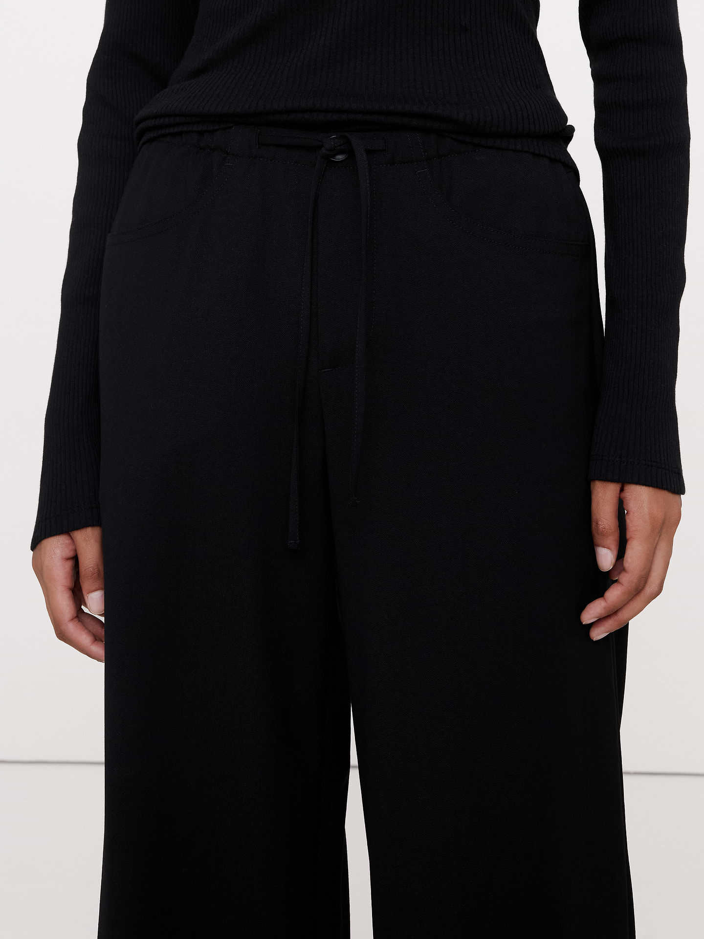 Image 6 of 7, The Studio Wide-Leg Drawstring Pant in Italian Wool.