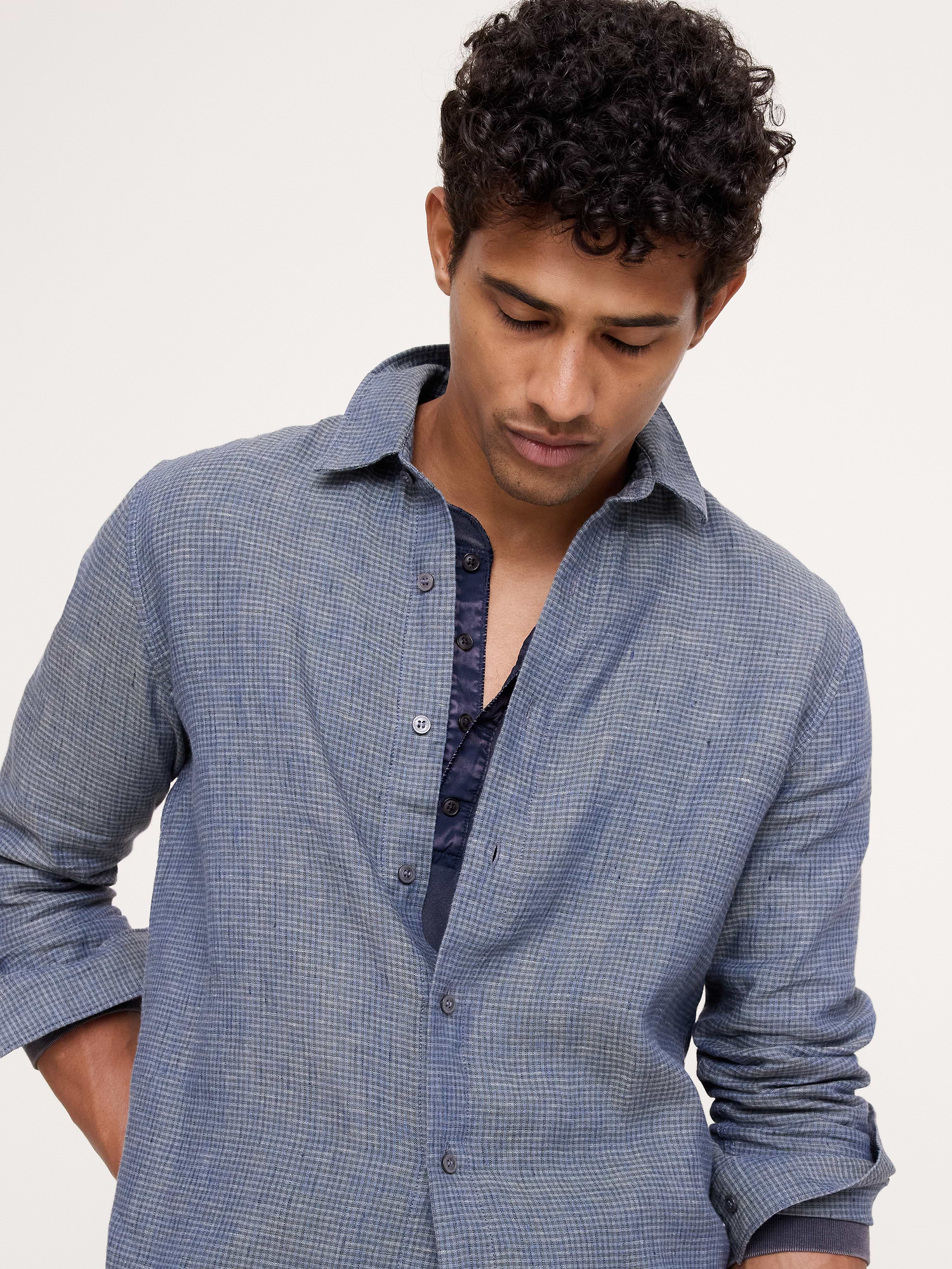 Image 4 of 8, Standard-Fit Linen Shirt