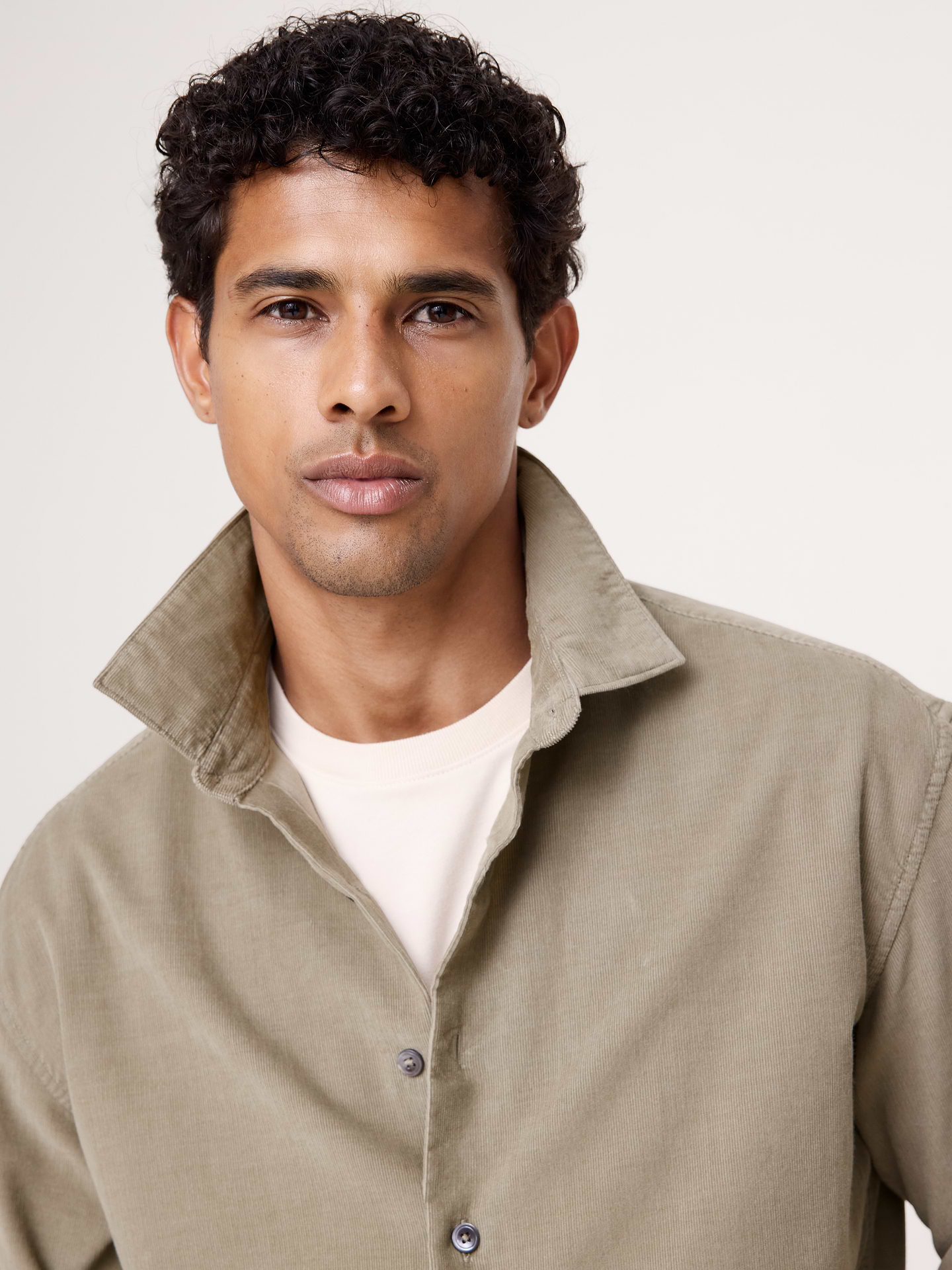 Image 3 of 6, The City Shirt in Corduroy